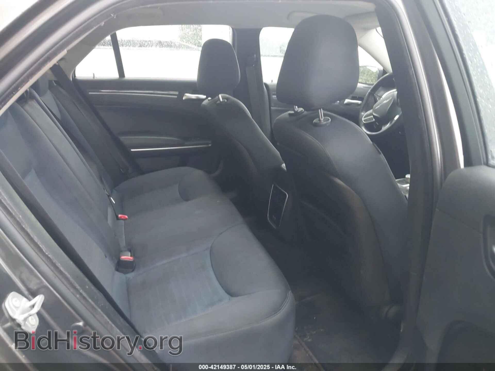 2018 CHRYSLER 300 - VIN: 2C3CCARG3JH324944 - Фото 8