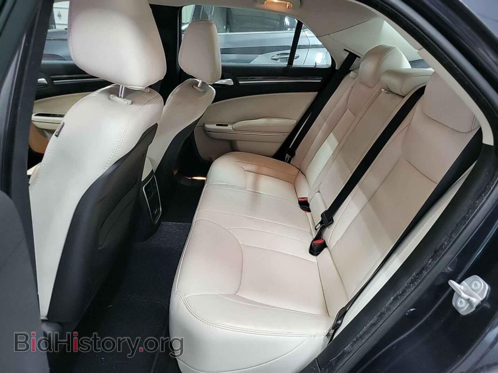 2019 CHRYSLER 300 - VIN: 2C3CCARG7KH556447 - Фото 36