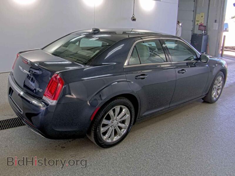 2019 Chrysler 300 (VIN 2C3CCARG7KH556447) — фото 9 из 38