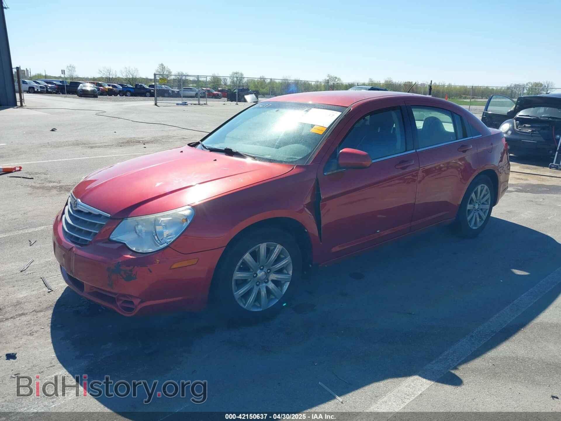2010 CHRYSLER SEBRING - VIN: 1C3CC5FB7AN111955 - Фото 2