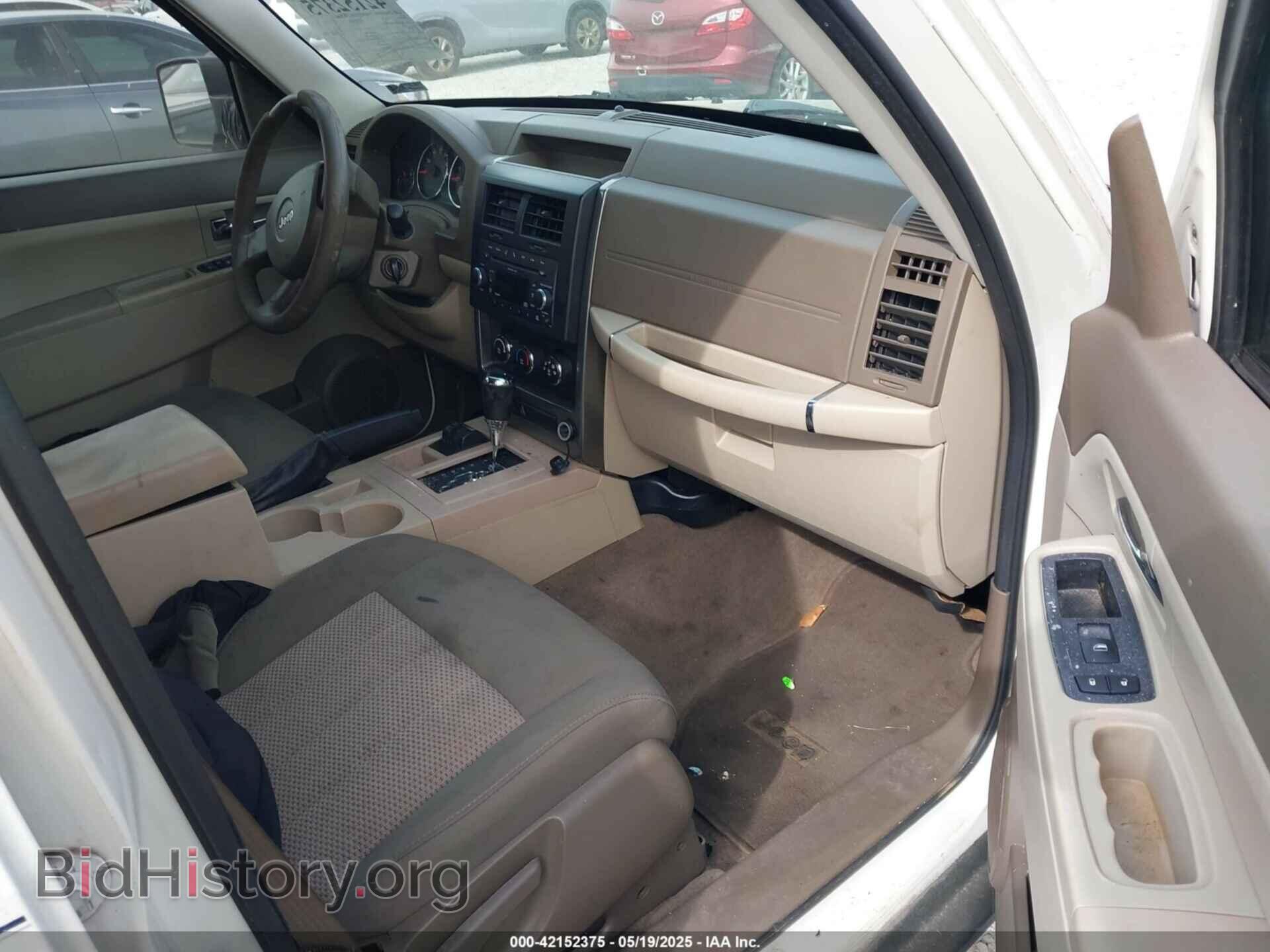 2010 JEEP LIBERTY - VIN: 1J4PN2GK3AW166329 - Фото 5