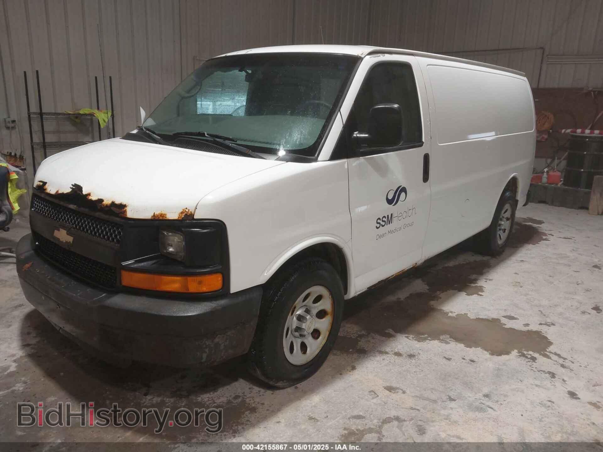 2010 CHEVROLET EXPRESS 1500 - VIN: 1GCUGADX1A1113221 - Фото 2