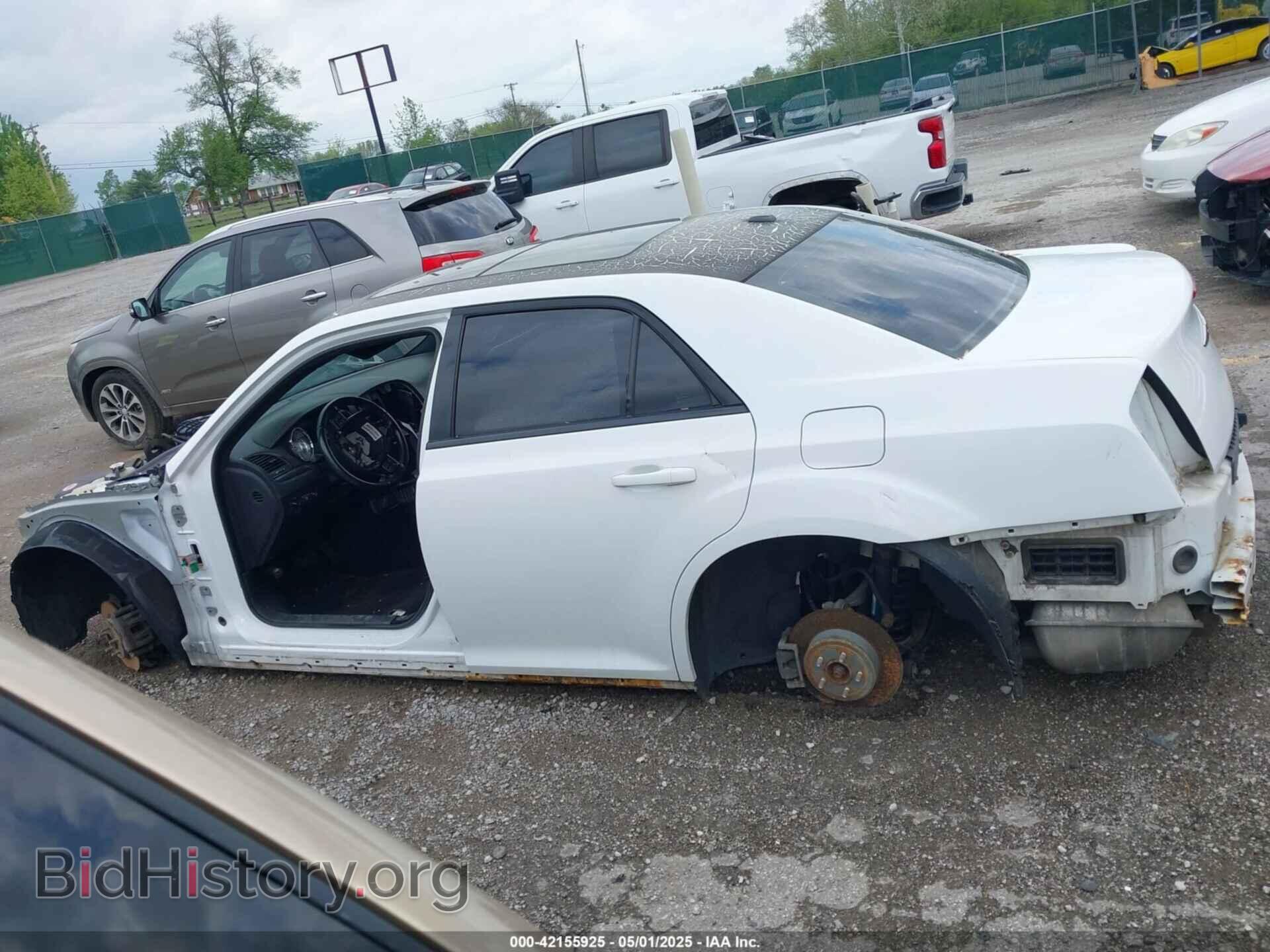 2014 CHRYSLER 300 - VIN: 2C3CCABG5EH352292 - Фото 13