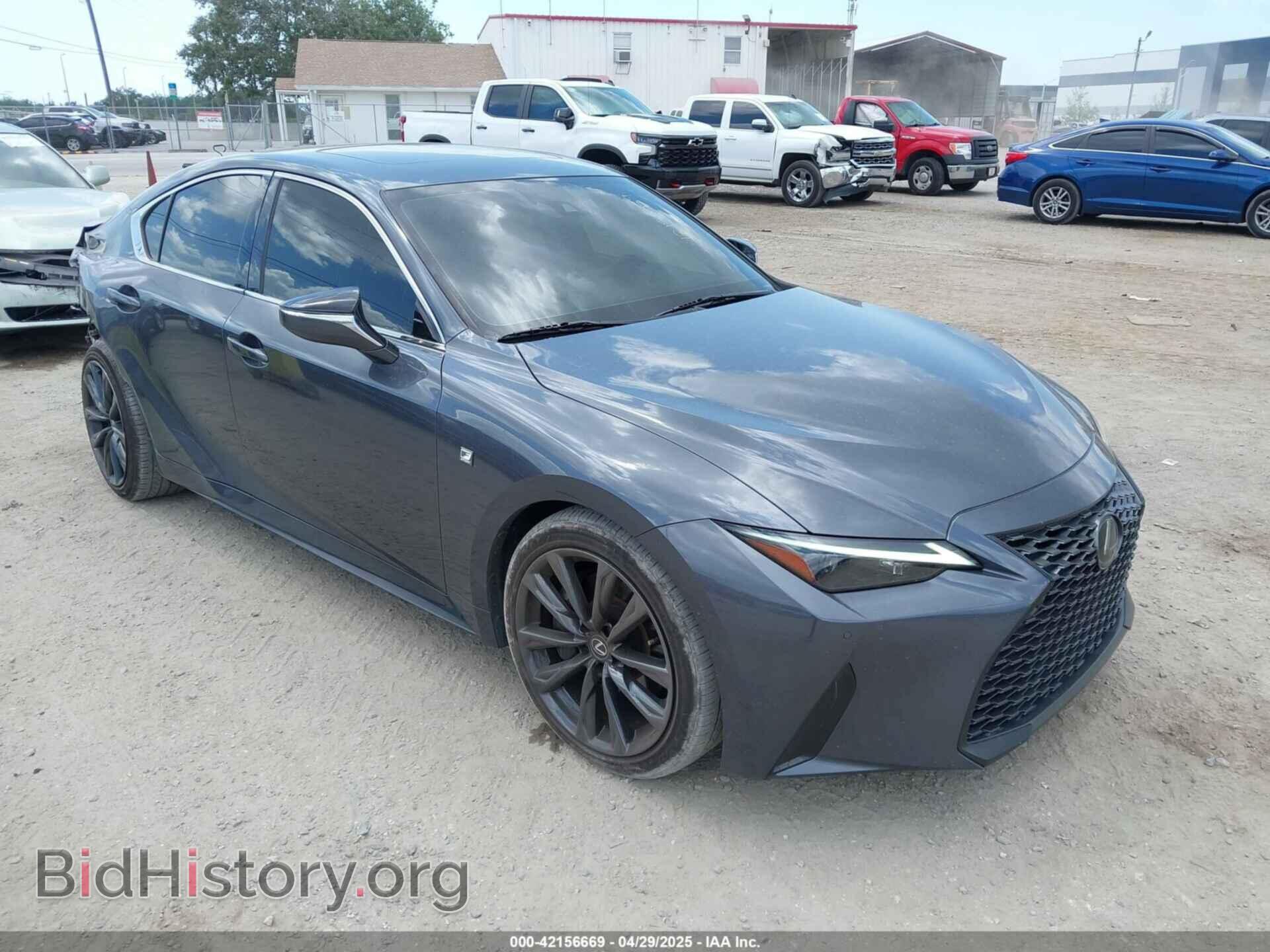 Photo JTHCA1D25M5116300 - LEXUS IS 300 2021