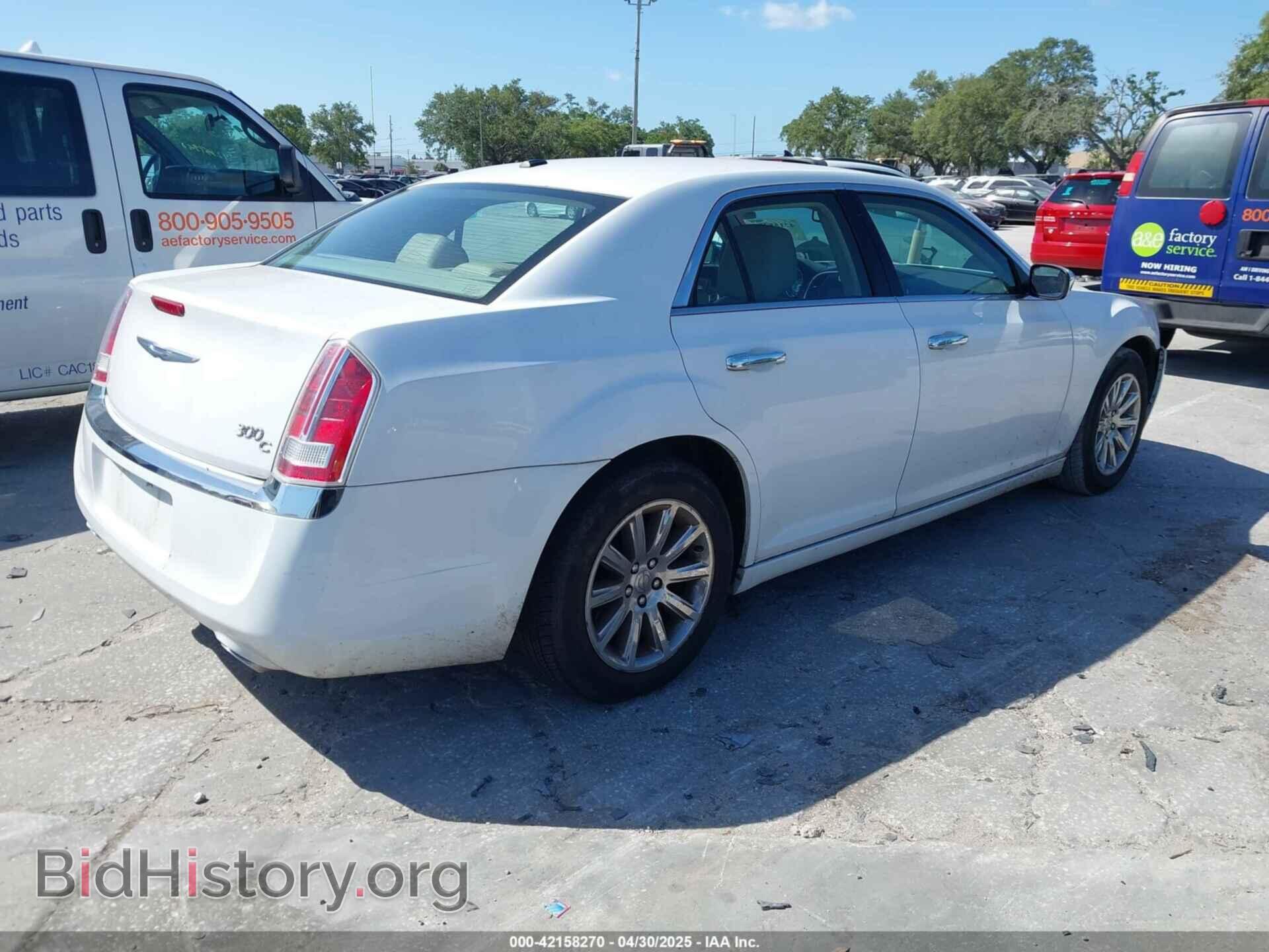 2014 CHRYSLER 300C - VIN: 2C3CCAET6EH173381 - Фото 4