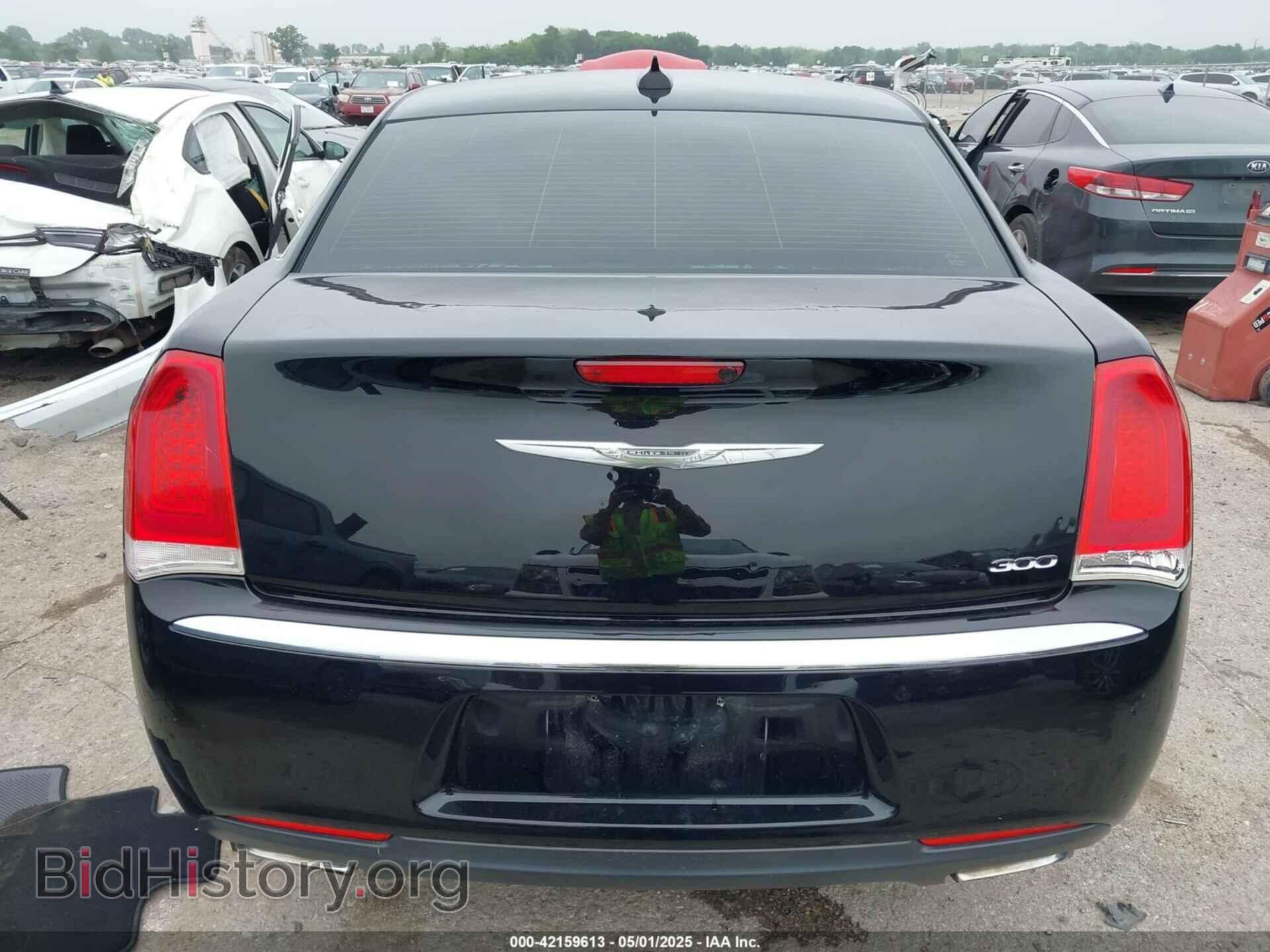 2015 CHRYSLER 300 - VIN: 2C3CCAAG8FH818543 - Фото 16