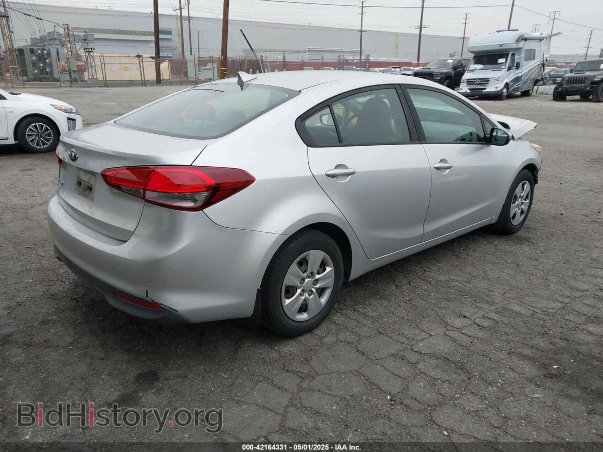 2017 KIA FORTE - VIN: 3KPFK4A74HE018799 - Фото 4