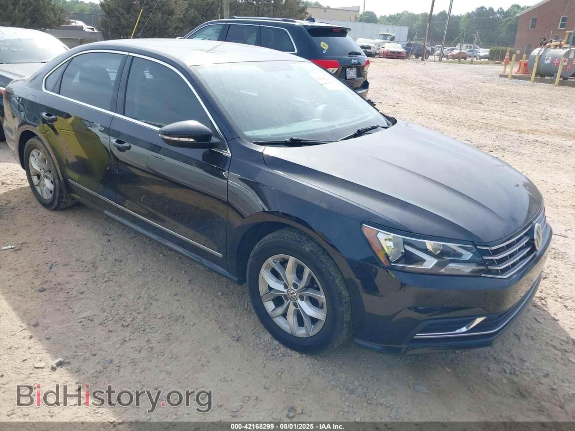 Photo 1VWAT7A31HC046232 - VOLKSWAGEN PASSAT 2017