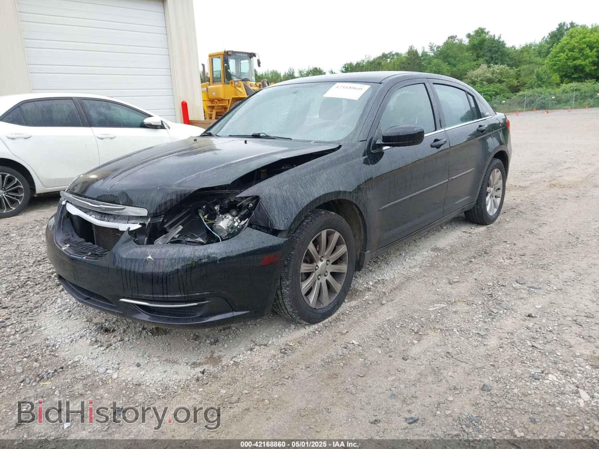 2013 CHRYSLER 200 - VIN: 1C3CCBBB2DN567418 - Фото 2