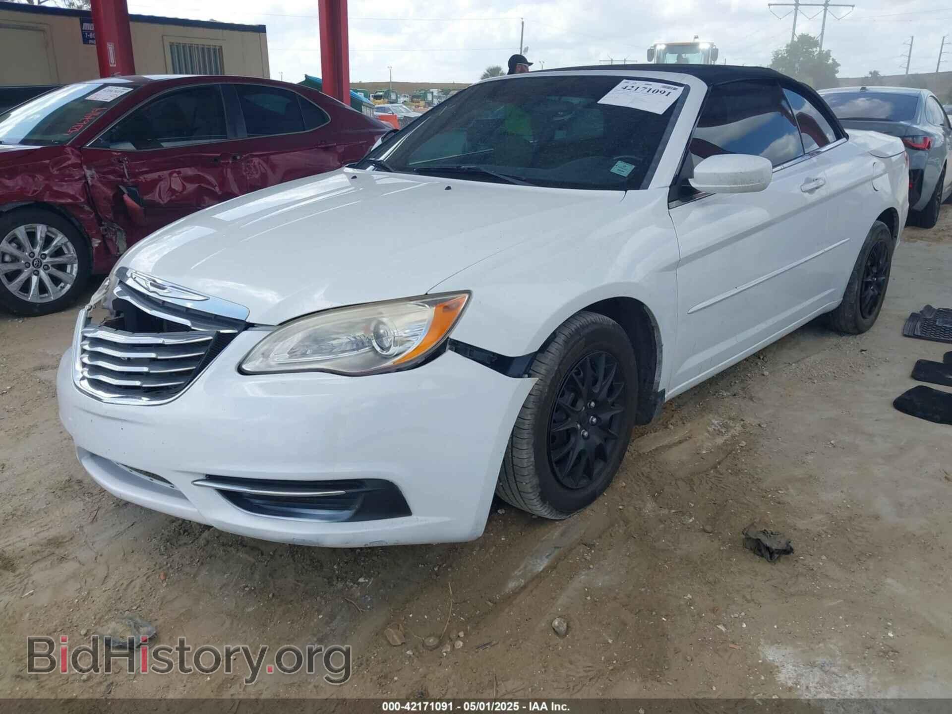2011 CHRYSLER 200 - VIN: 1C3BC2EB4BN589344 - Фото 2