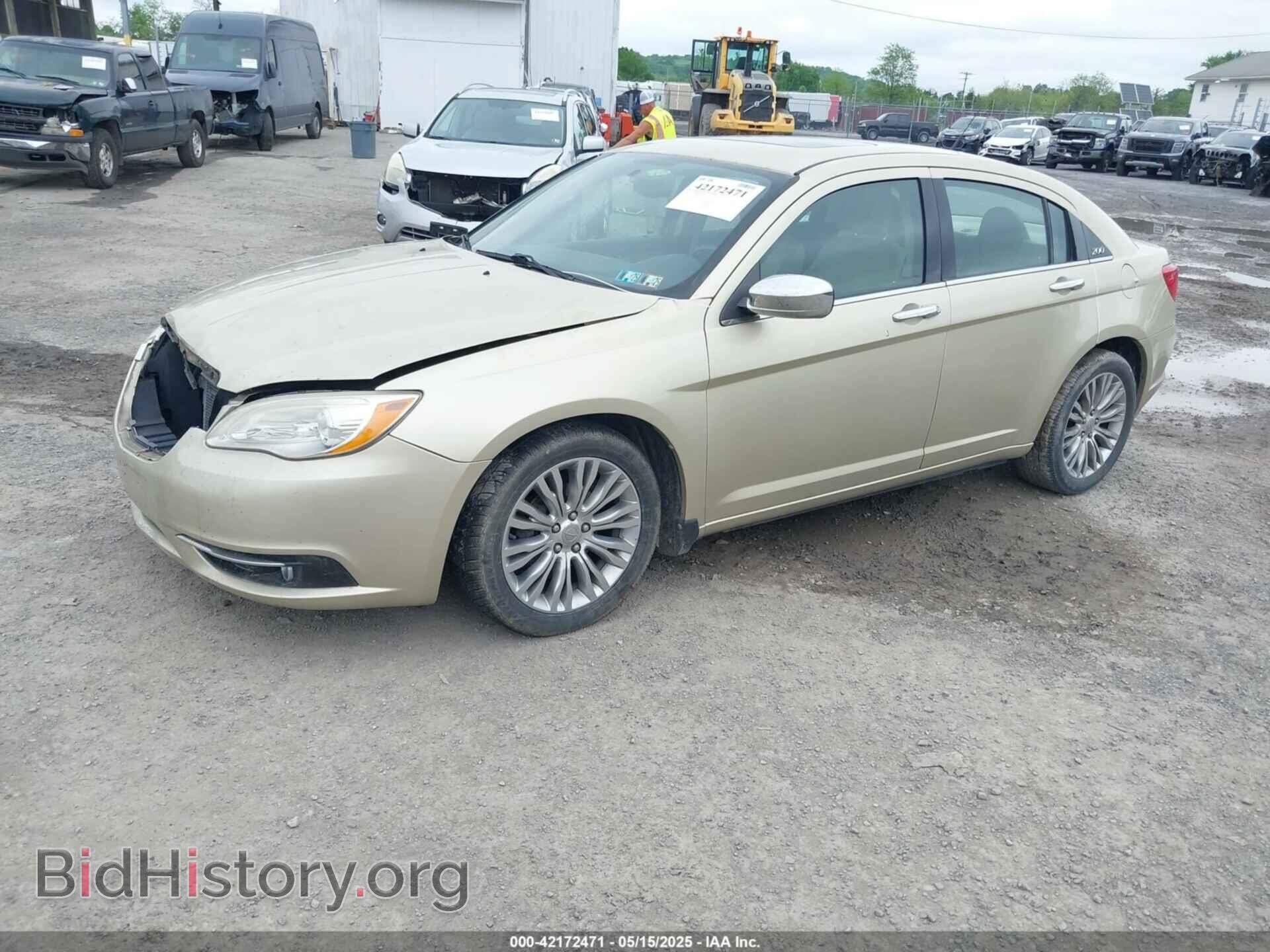 2011 CHRYSLER 200 - VIN: 1C3BC2FG5BN505316 - Фото 2