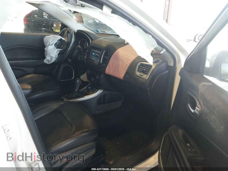 2019 Jeep COMPASS (VIN 3C4NJDBB1KT813958) — photo 5 of 16