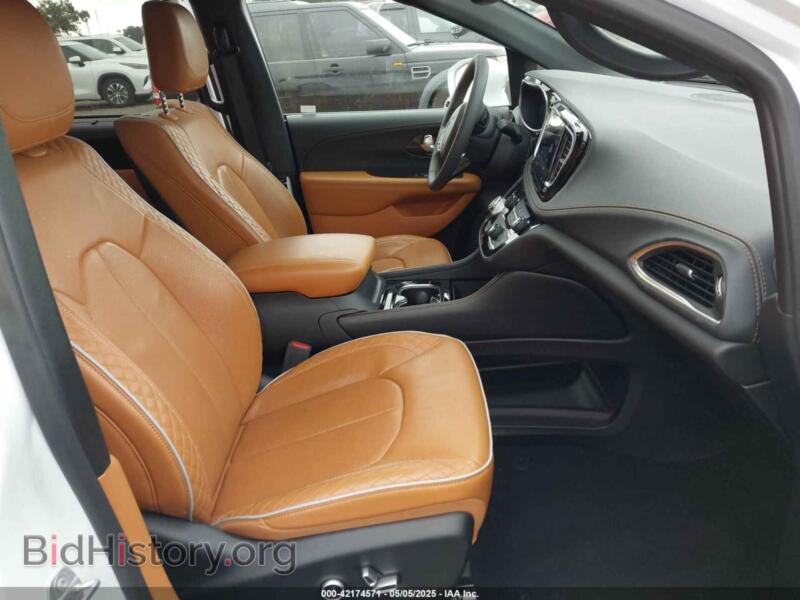 2022 Chrysler PACIFICA (VIN 2C4RC1PG9NR139791) — photo 5 of 17
