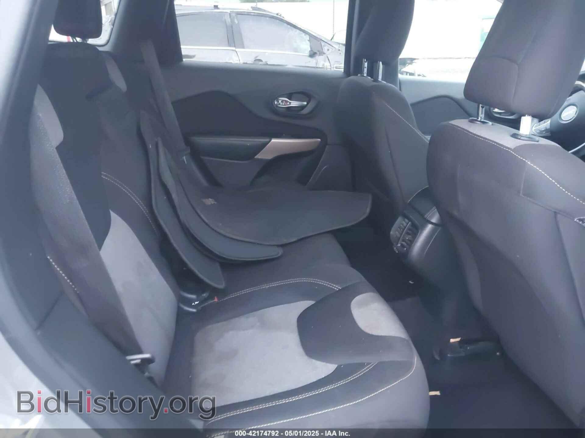 2018 JEEP CHEROKEE - VIN: 1C4PJLCB4JD620449 - Фото 8