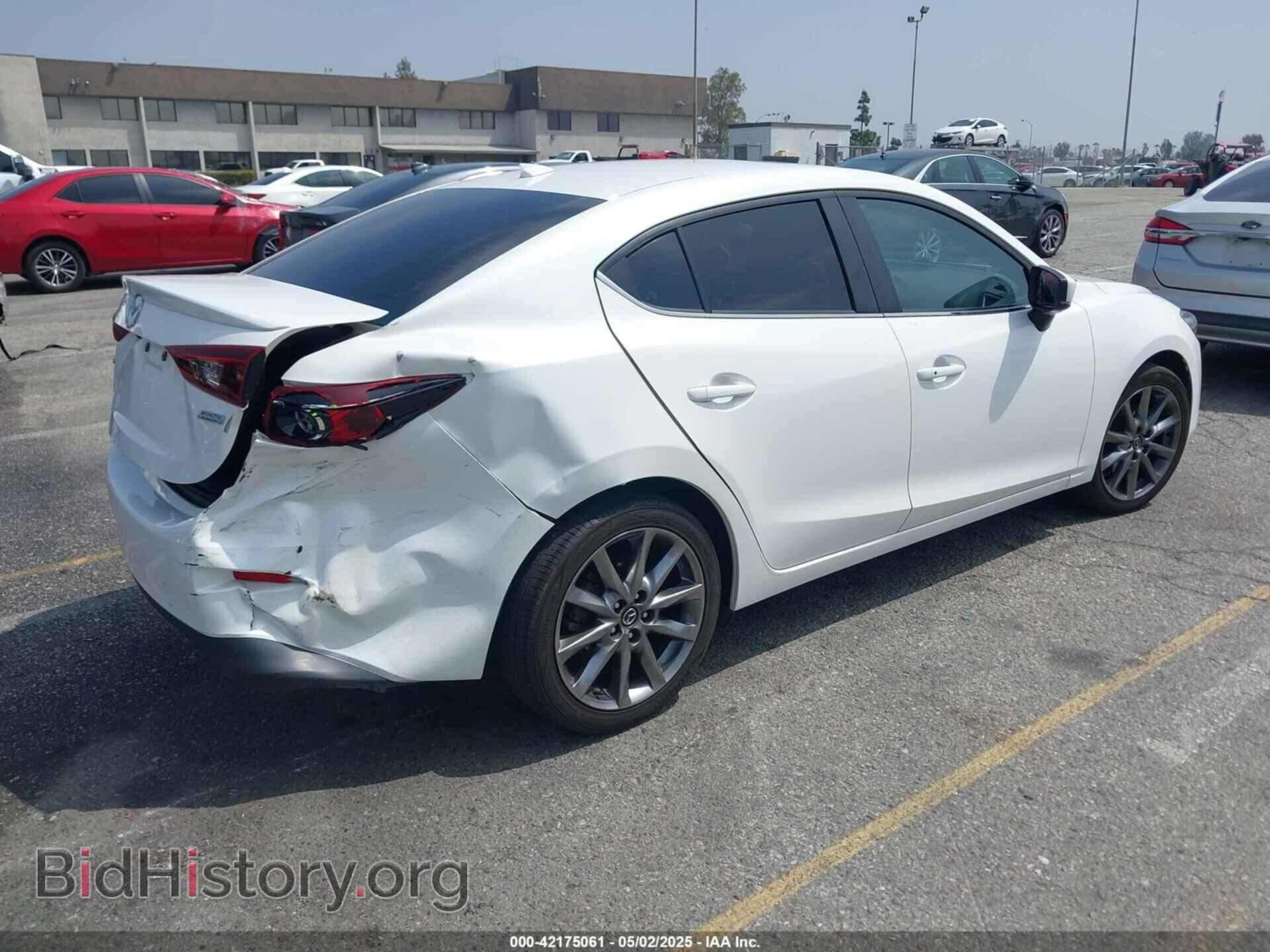 2018 MAZDA MAZDA3 - VIN: 3MZBN1V35JM182020 - Фото 4