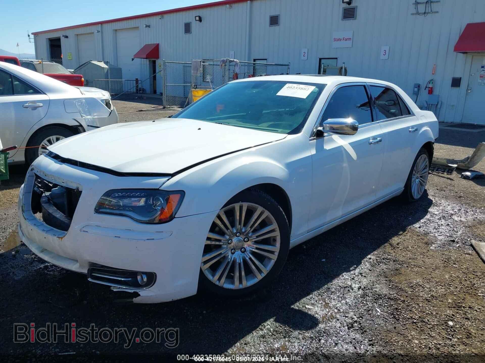 2014 CHRYSLER 300C - VIN: 2C3CCAEG2EH255367 - Фото 2