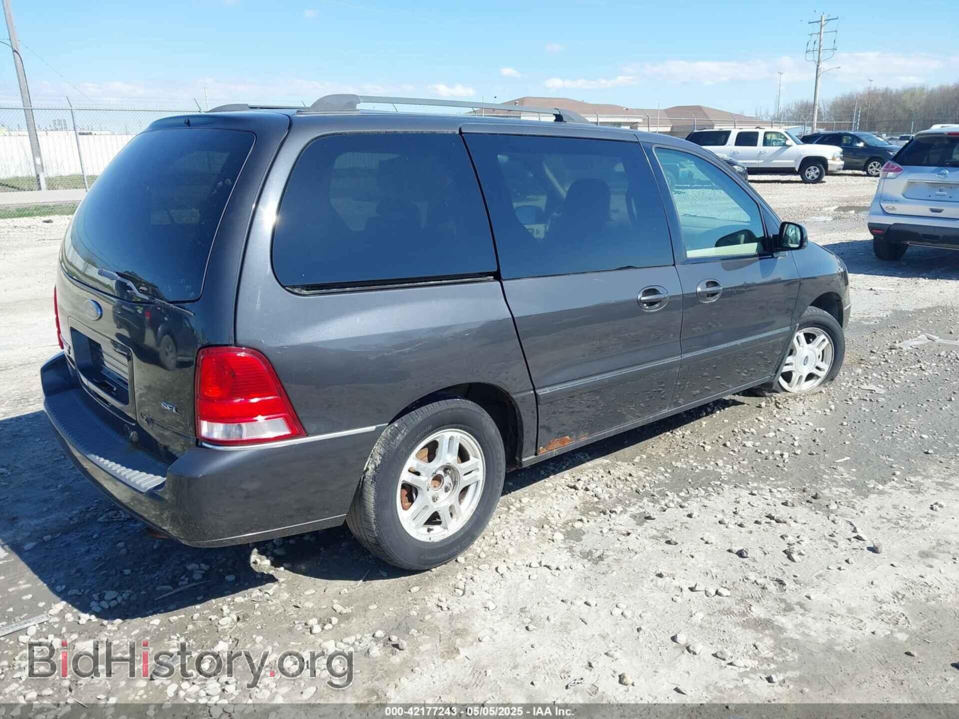 2007 FORD FREESTAR - VIN: 2FMDA52257BA11056 - Photo 4