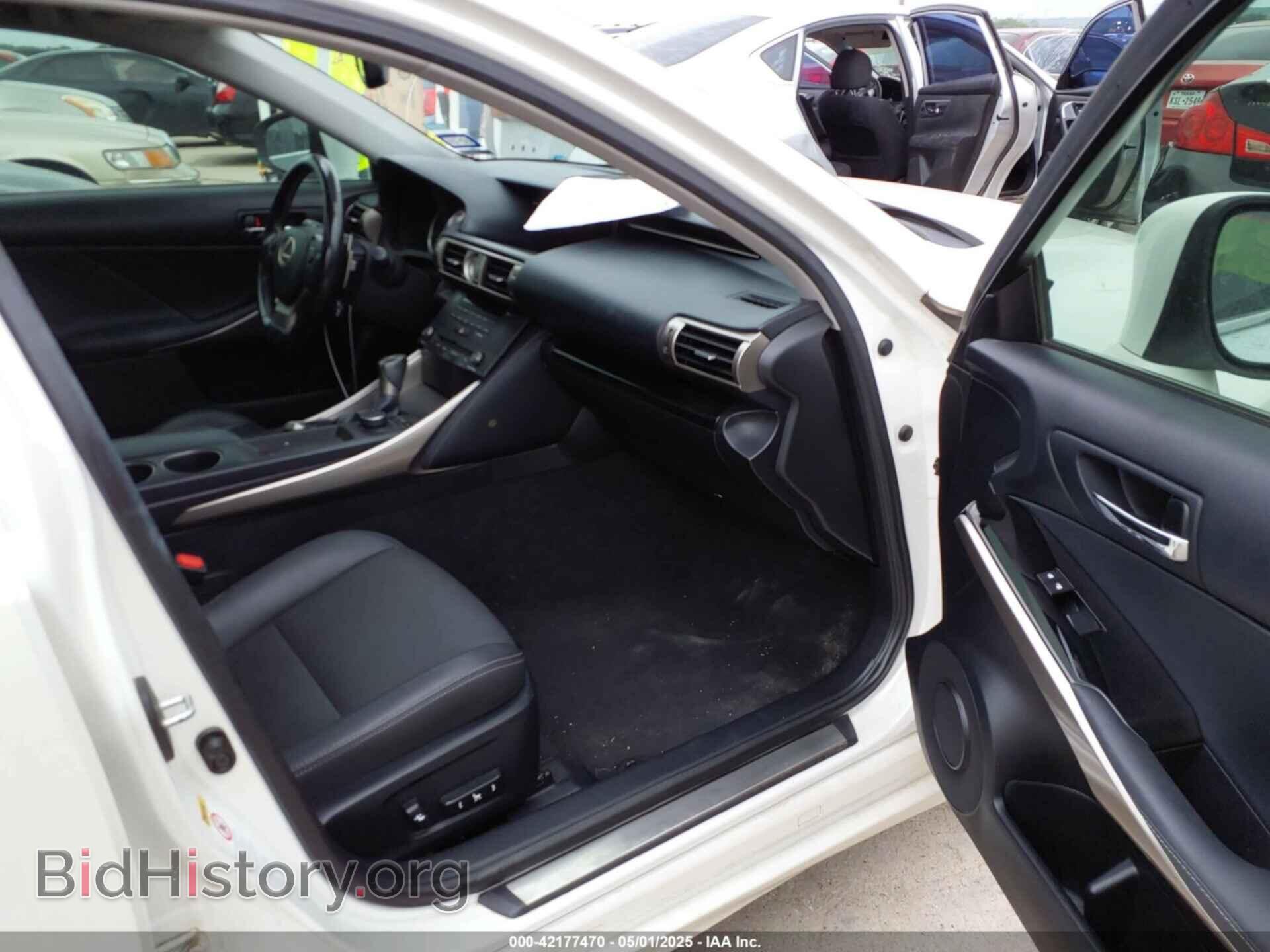 2016 LEXUS IS 200T - VIN: JTHBA1D2XG5005807 - Фото 5