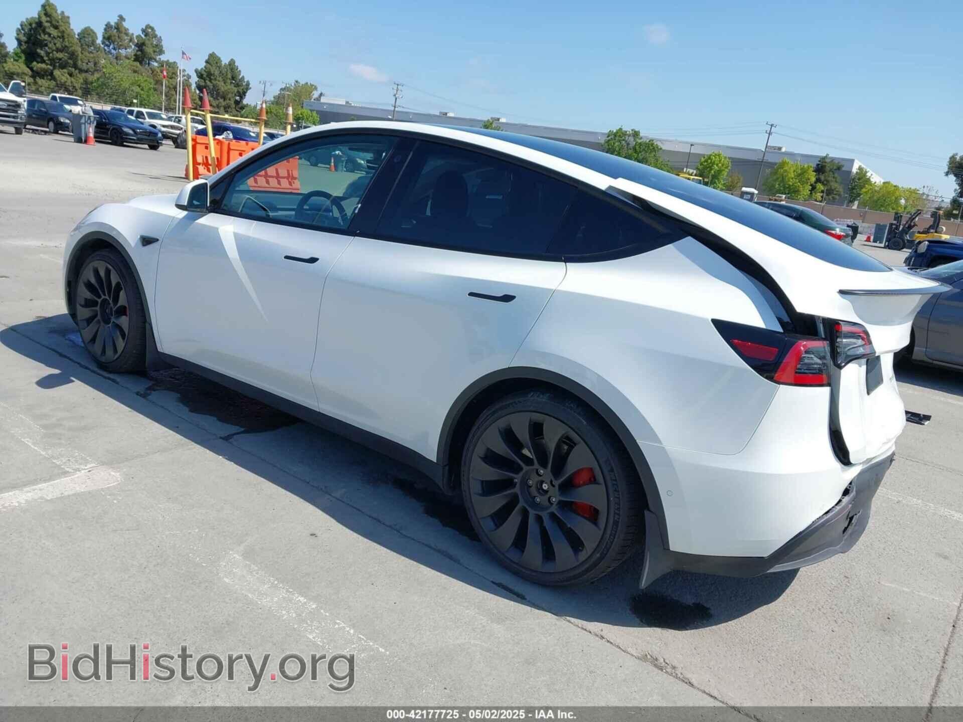 2022 TESLA MODEL Y - VIN: 7SAYGDEF2NF347456 - Фото 3