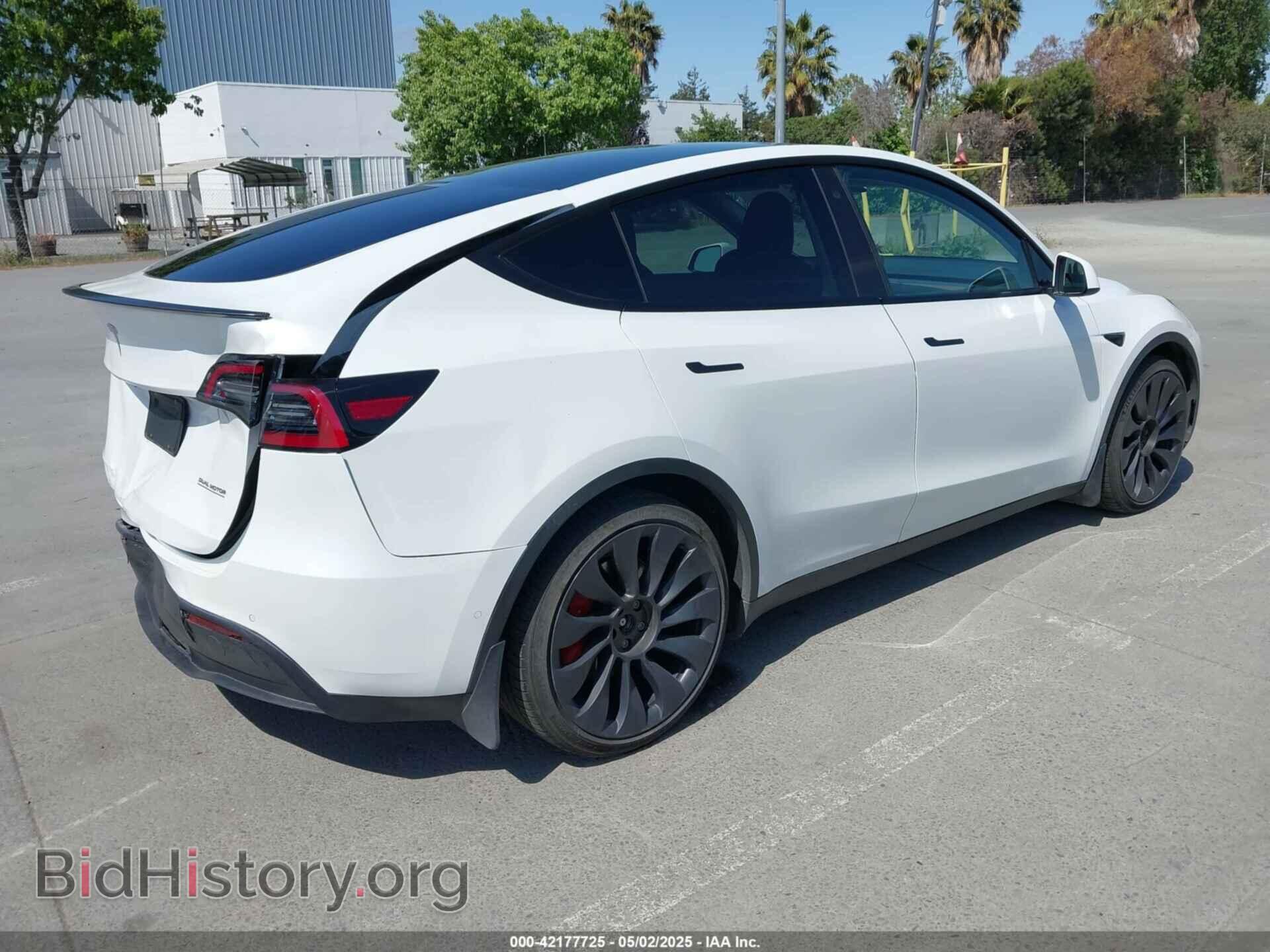2022 TESLA MODEL Y - VIN: 7SAYGDEF2NF347456 - Фото 4