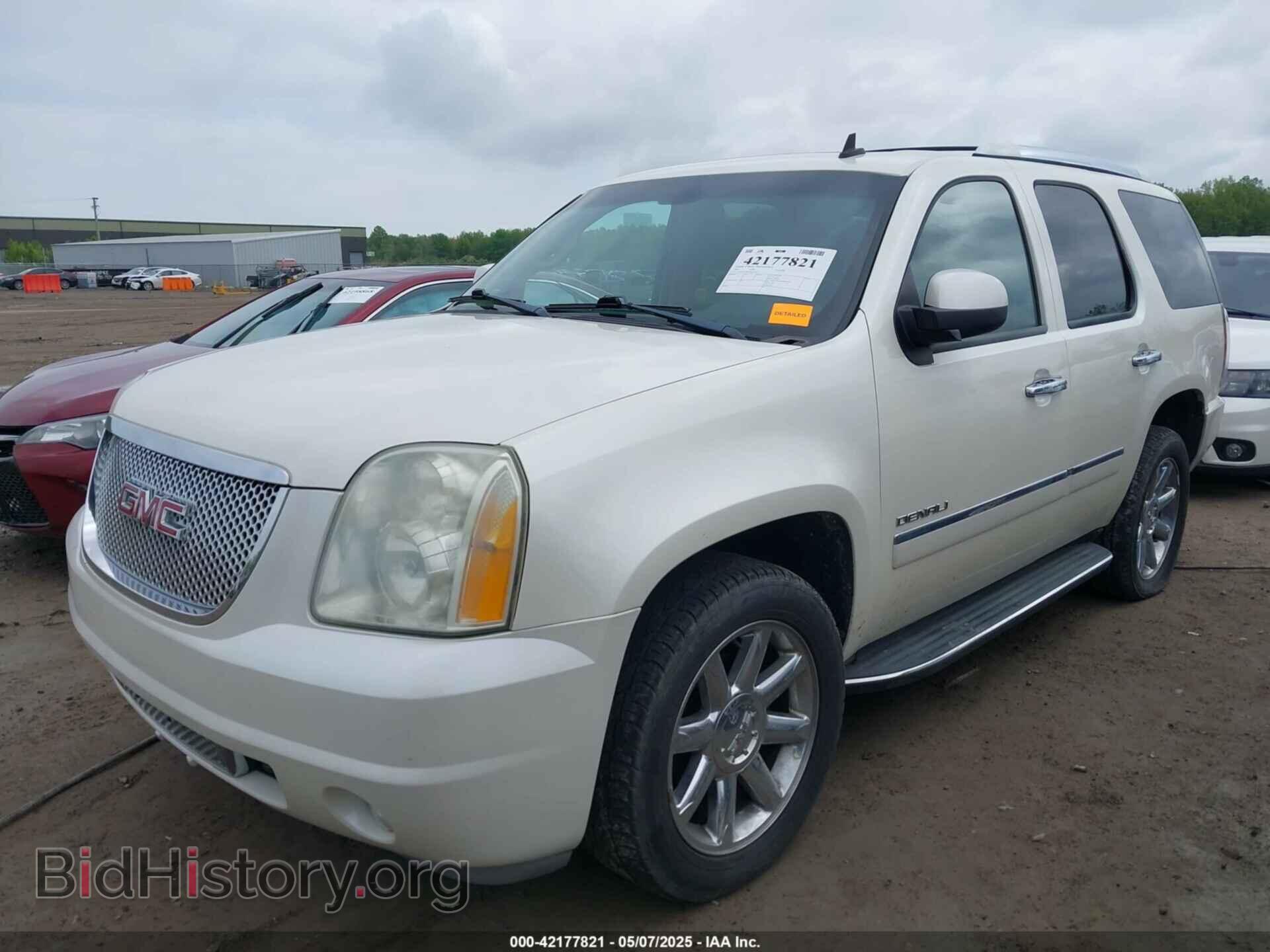 2010 GMC YUKON - VIN: 1GKUKEEF6AR228267 - Photo 2