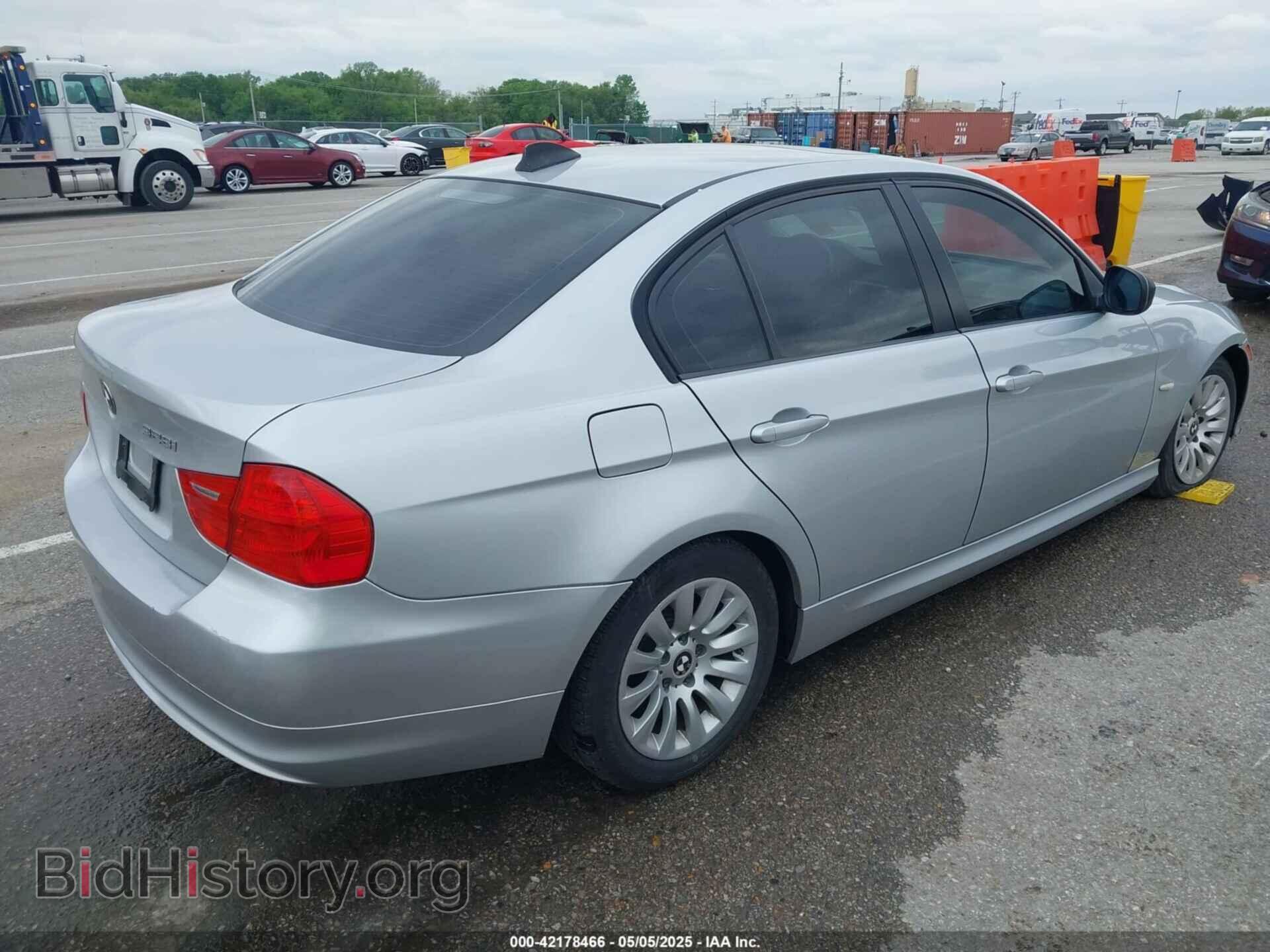 2009 BMW 328I - VIN: WBAPH77589NM28980 - Фото 4