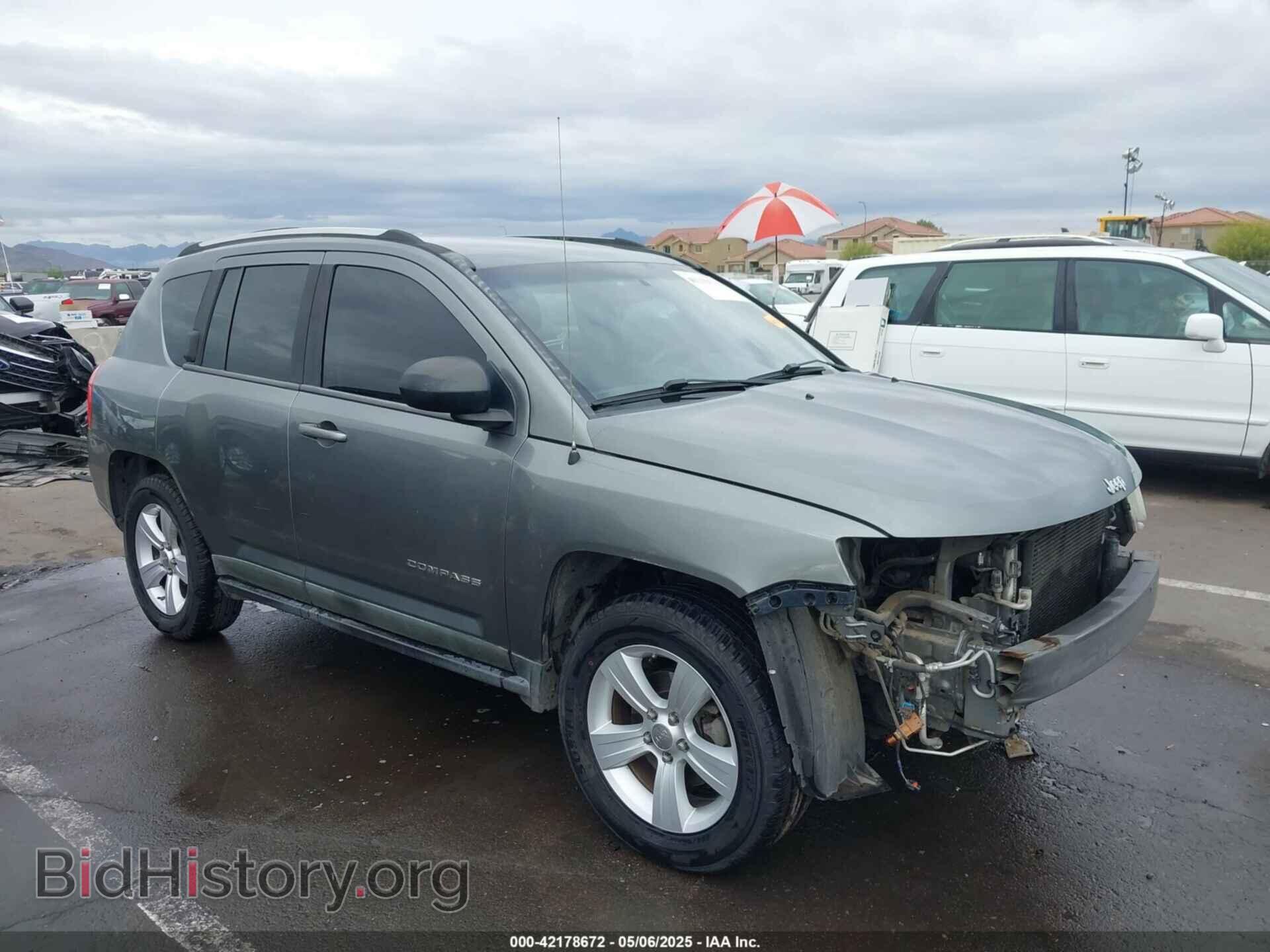 Photo 1J4NT1FB3BD236353 - JEEP COMPASS 2011