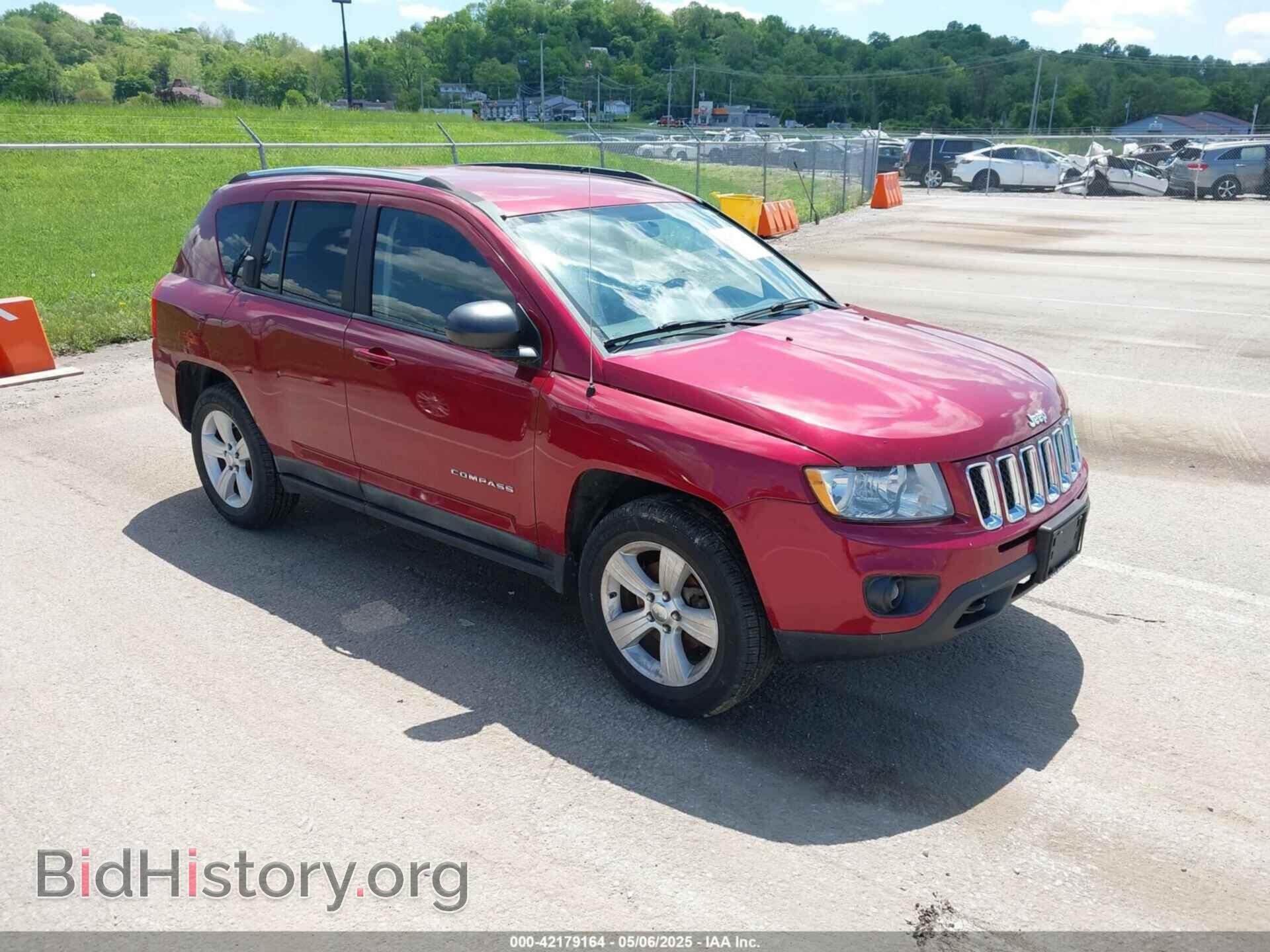 Photo 1J4NF1FB3BD154601 - JEEP COMPASS 2011