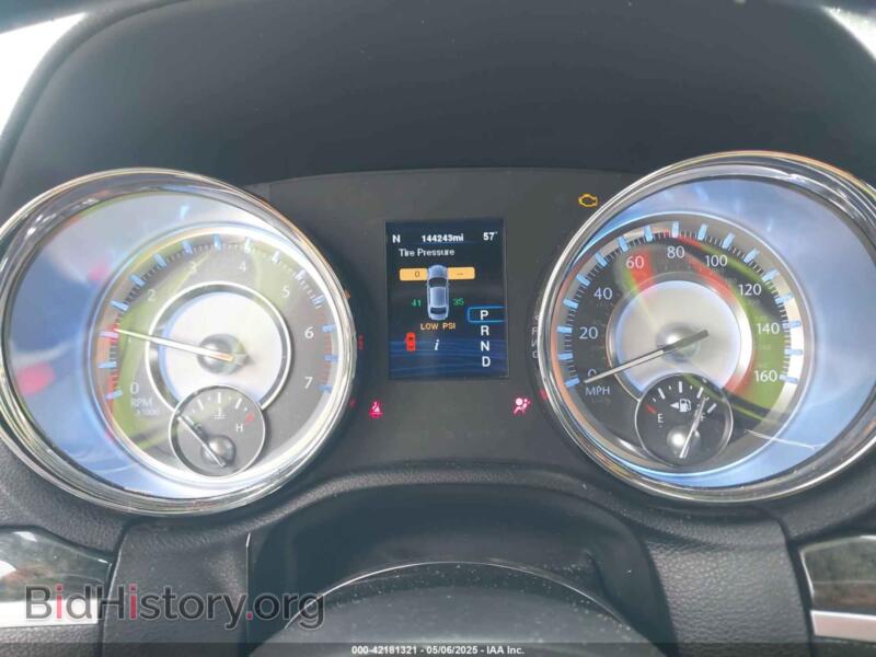 2012 Chrysler 300C (VIN 2C3CCAET4CH236569) — photo 7 of 17