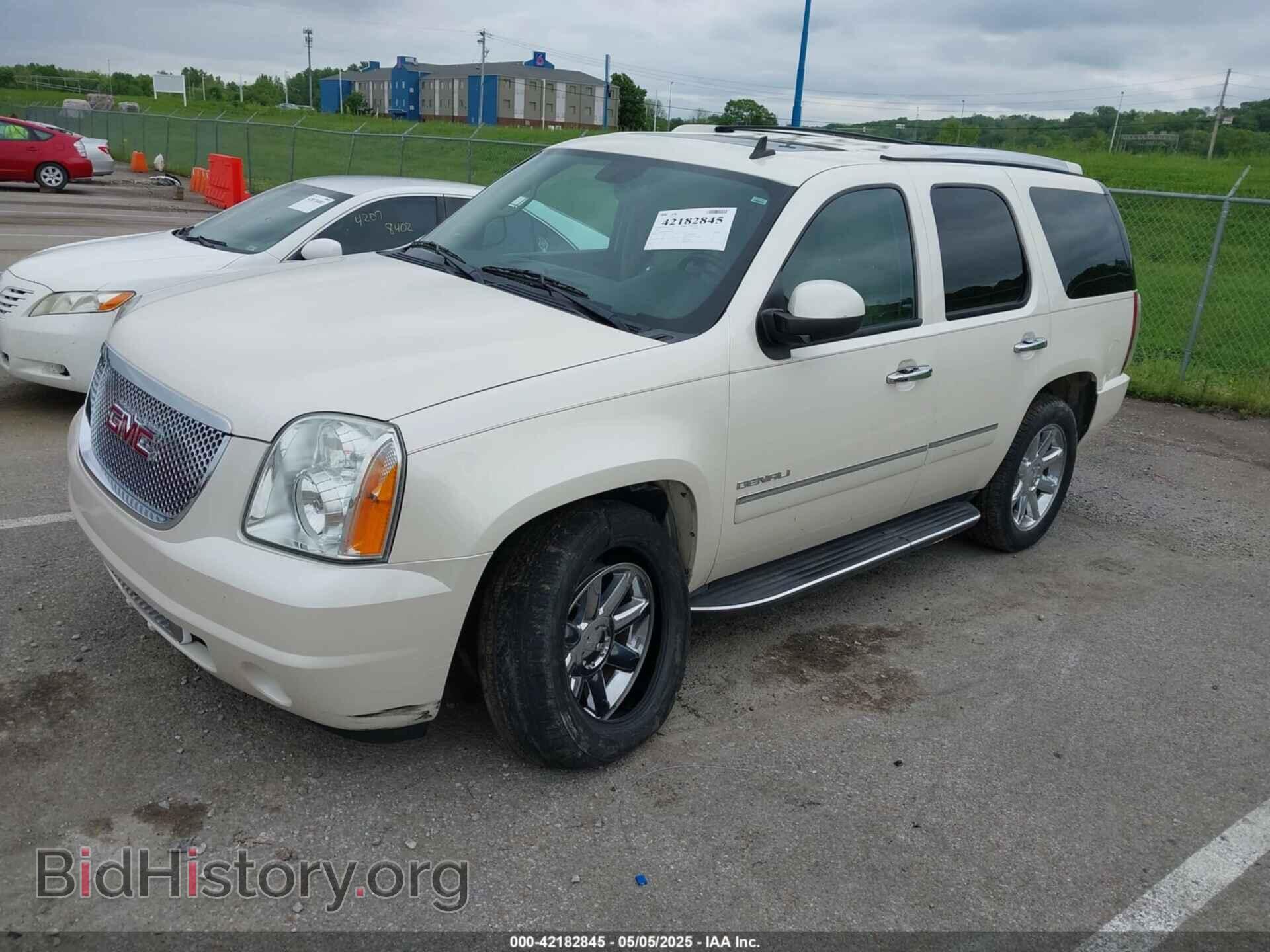 2013 GMC YUKON - VIN: 1GKS2EEF4DR358429 - Photo 2
