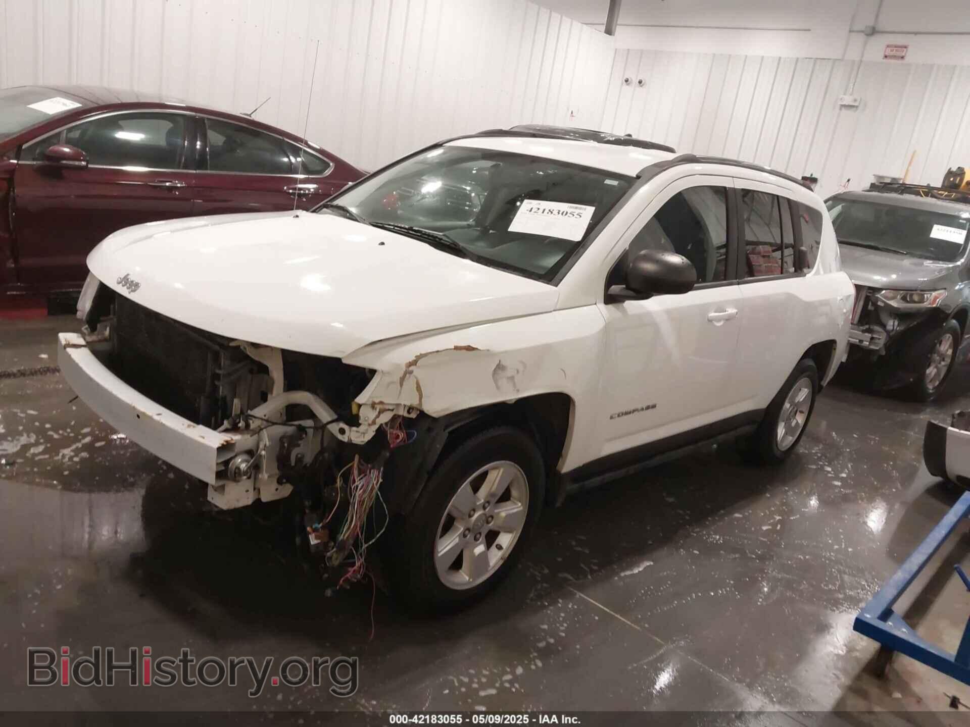 2012 JEEP COMPASS - VIN: 1C4NJDEB6CD572904 - Photo 2