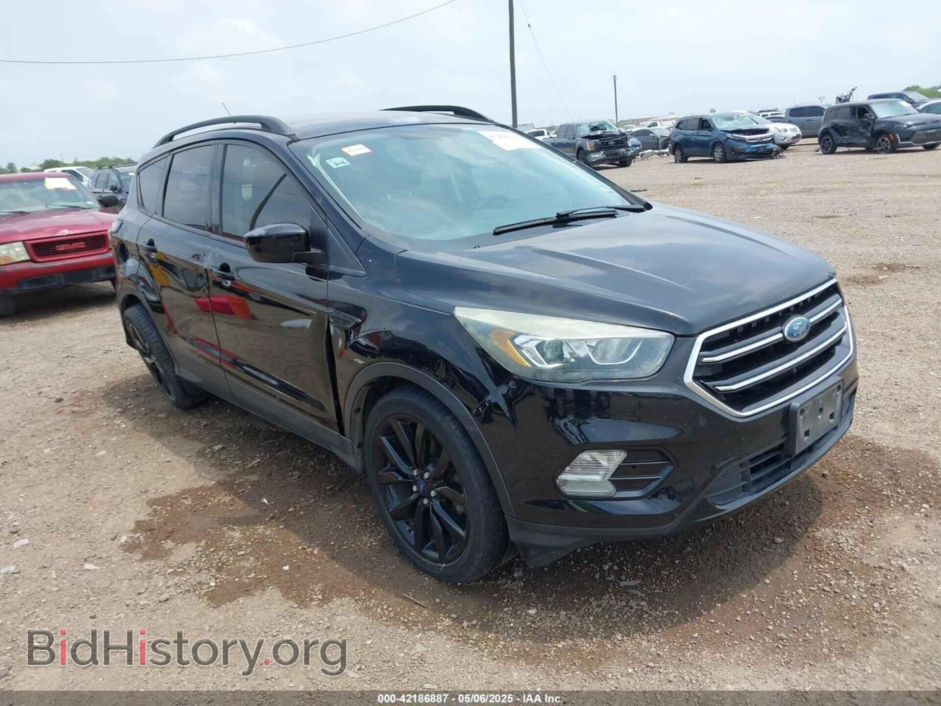 Фотография 1FMCU0GD5HUC10507 - FORD ESCAPE 2017