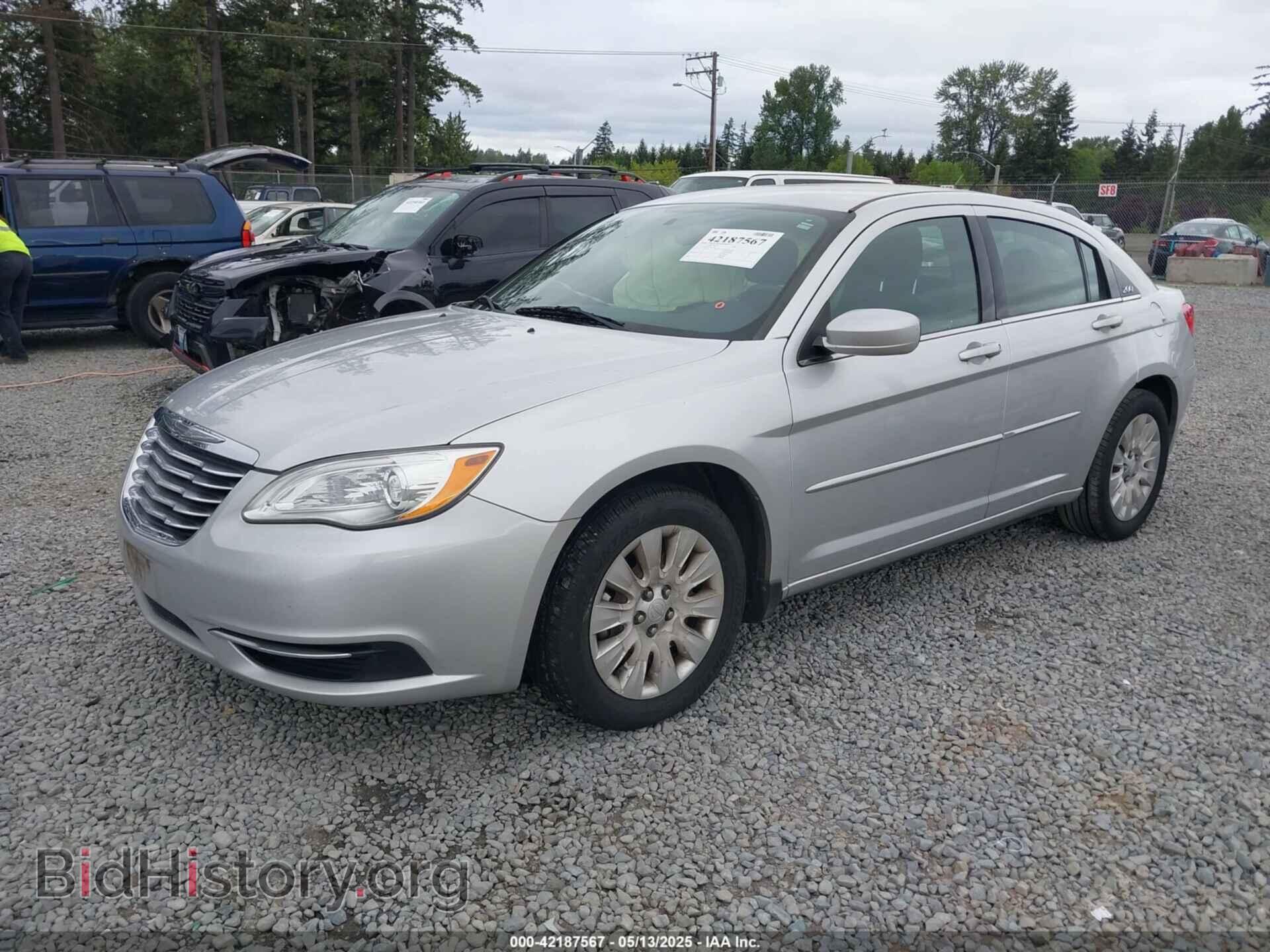 2011 CHRYSLER 200 - VIN: 1C3BC4FB2BN553758 - Фото 2