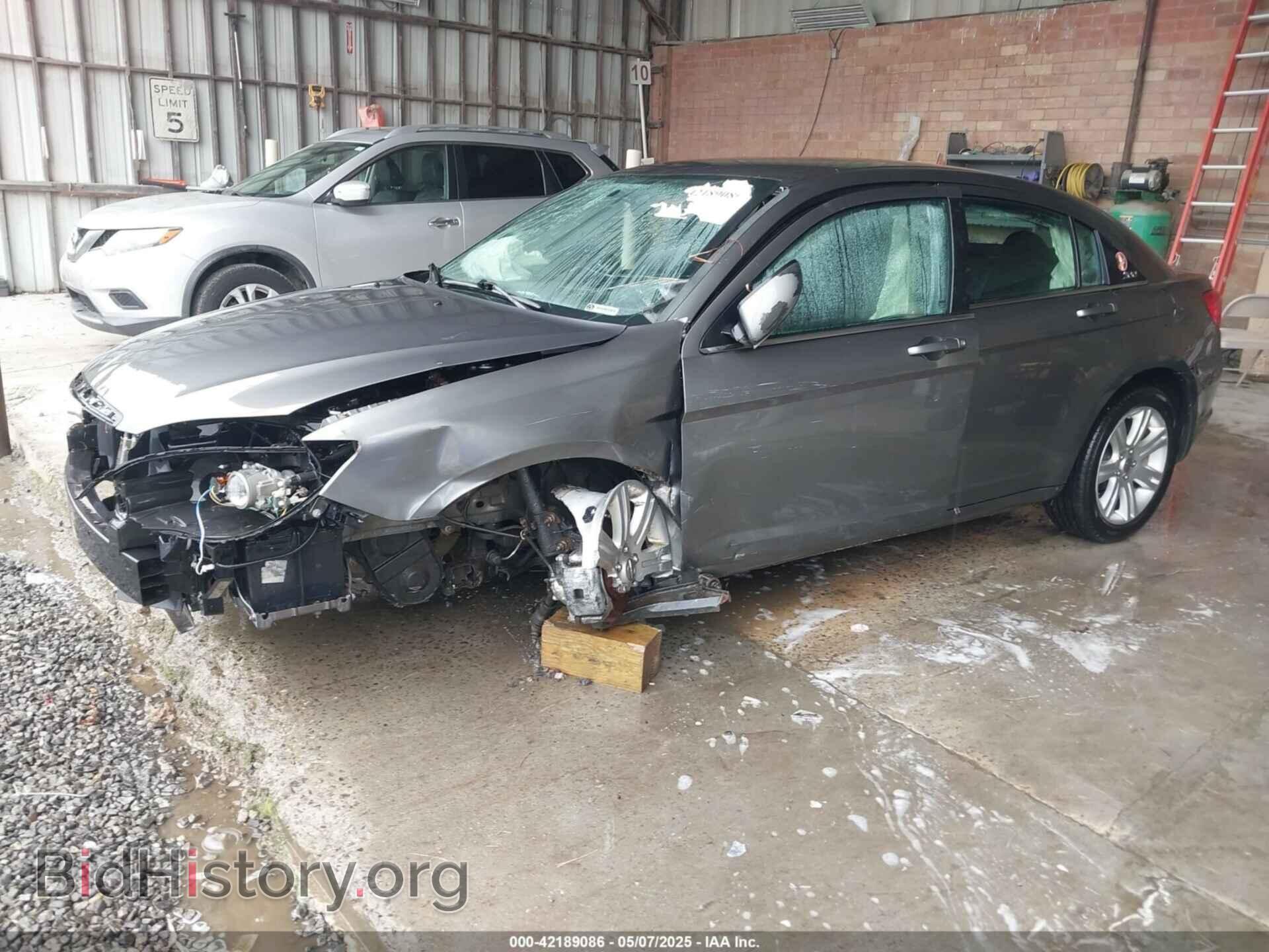 2012 CHRYSLER 200 - VIN: 1C3CCBBB5CN188704 - Фото 2