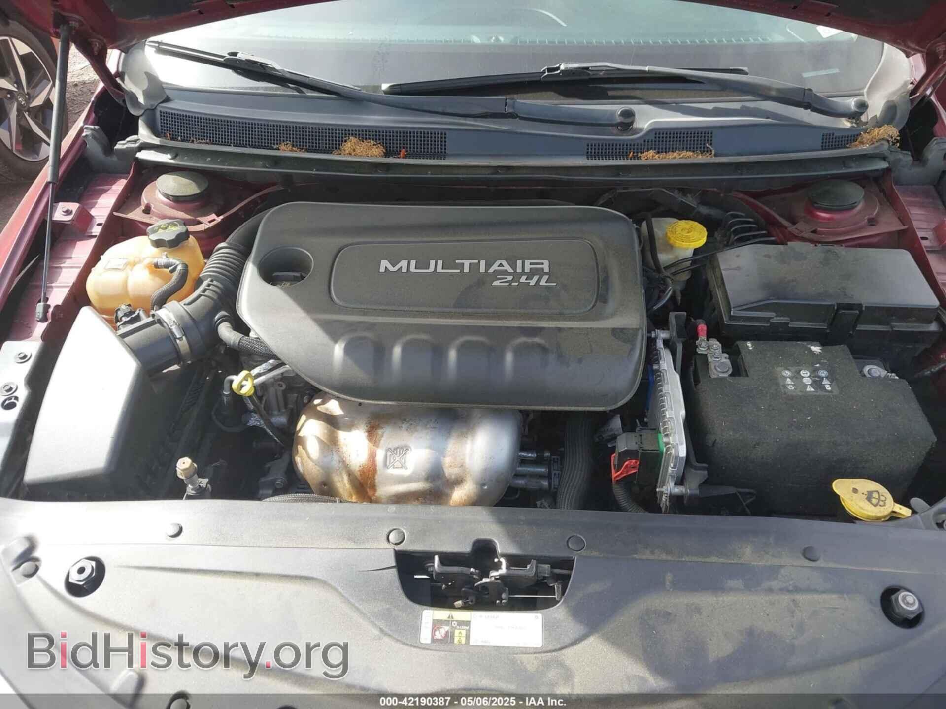2016 CHRYSLER 200 - VIN: 1C3CCCAB2GN159366 - Фото 10