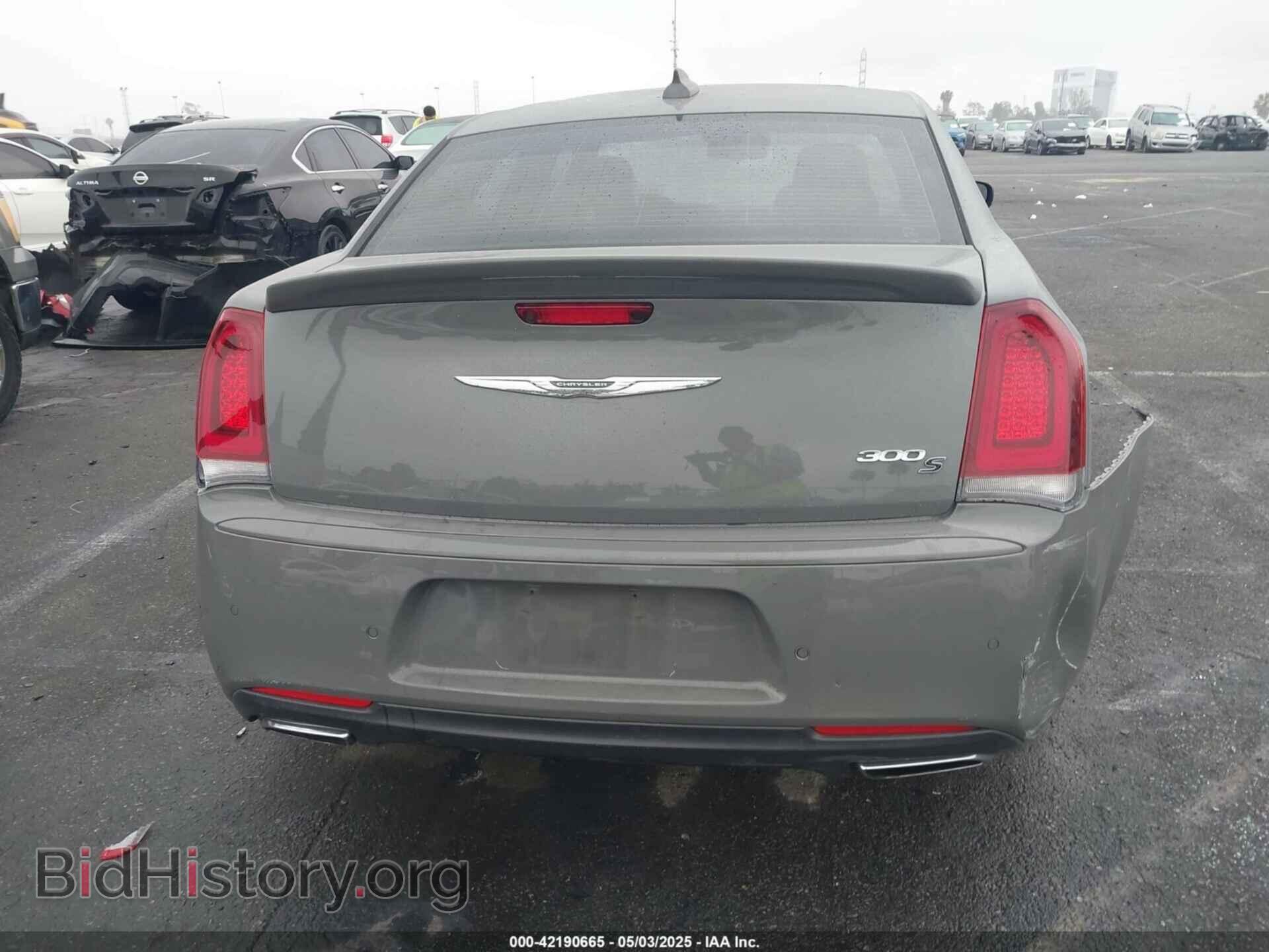 2017 CHRYSLER 300 - VIN: 2C3CCABG2HH599709 - Фото 17