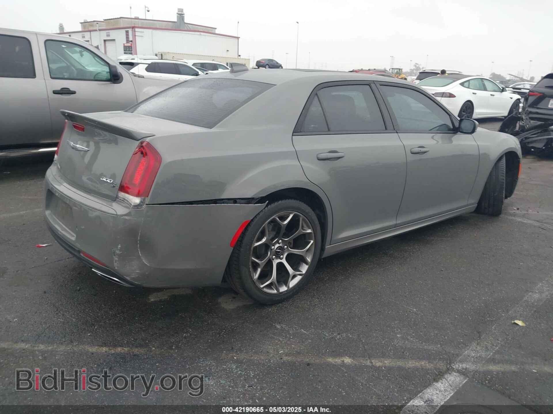 2017 CHRYSLER 300 - VIN: 2C3CCABG2HH599709 - Фото 4