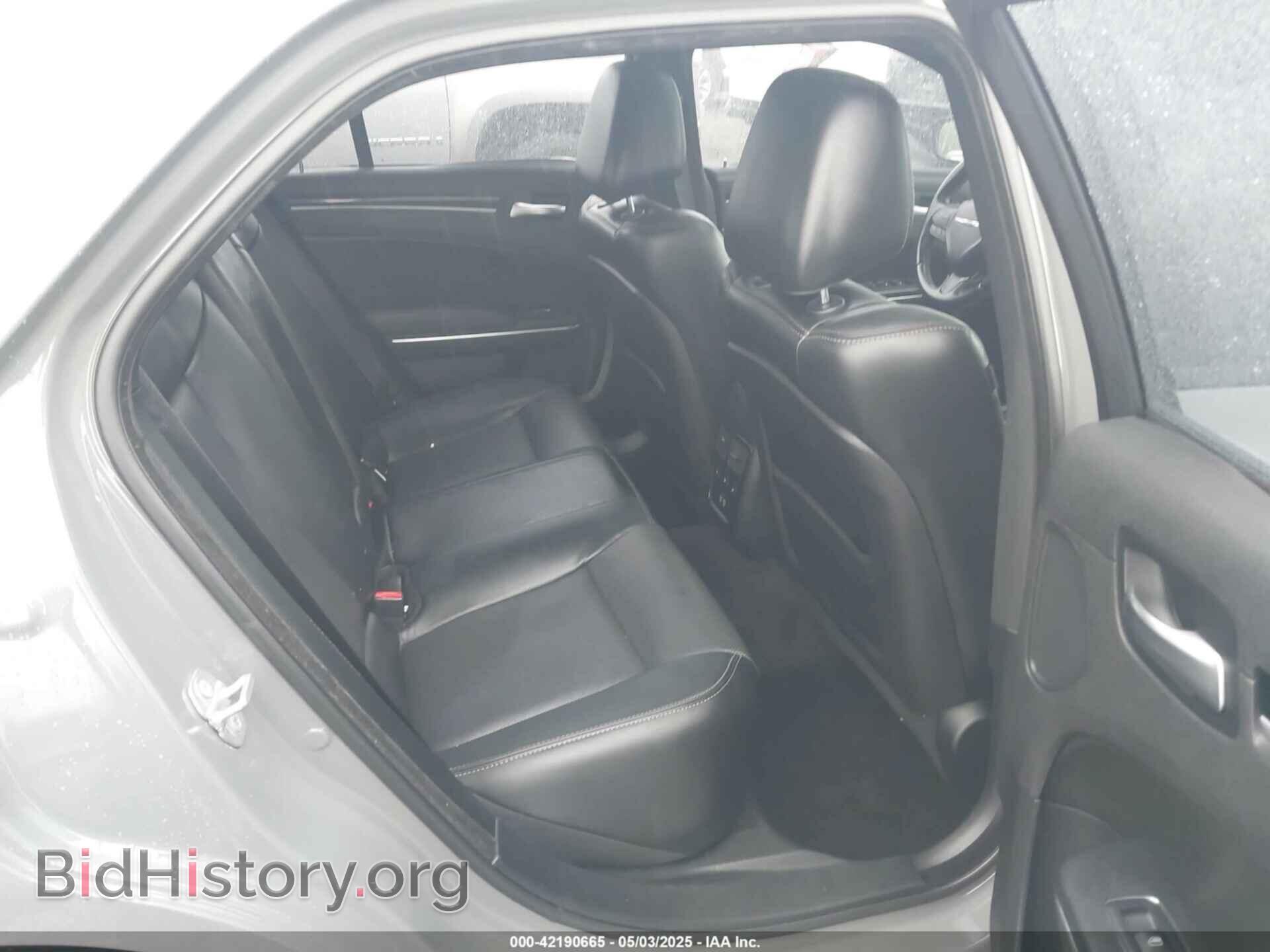 2017 CHRYSLER 300 - VIN: 2C3CCABG2HH599709 - Фото 8