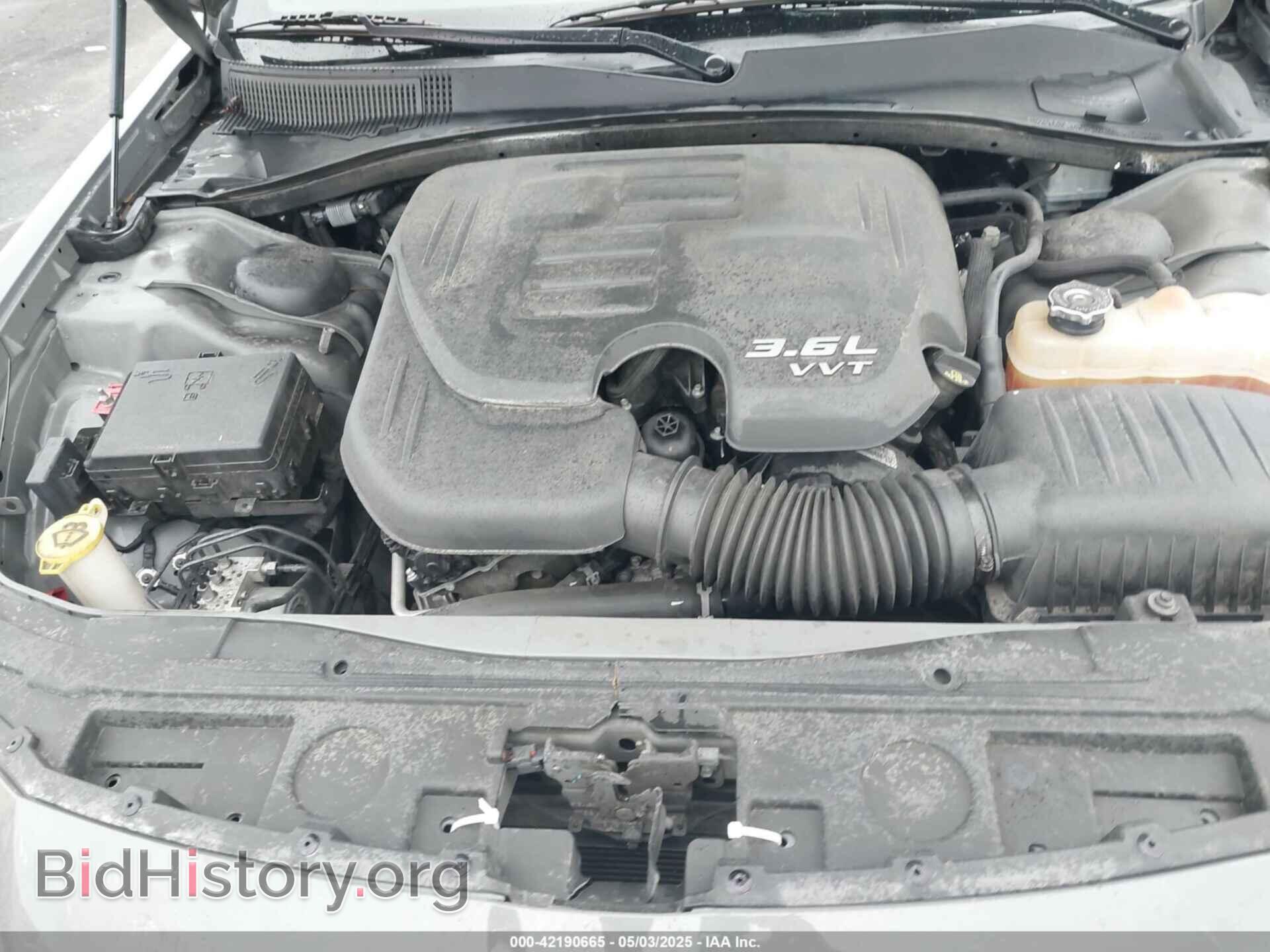 2017 CHRYSLER 300 - VIN: 2C3CCABG2HH599709 - Фото 10