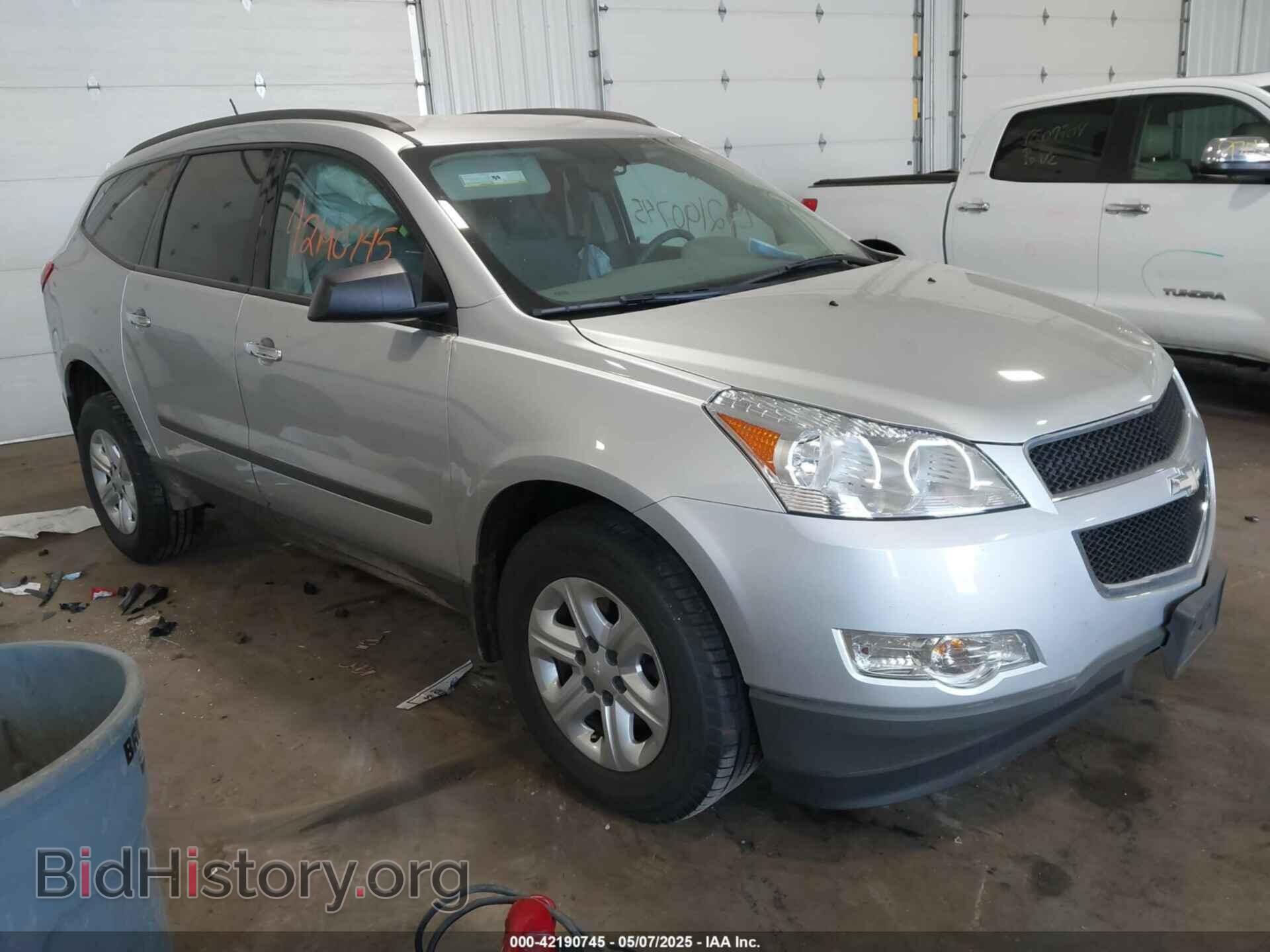 Photo 1GNKREED9CJ355181 - CHEVROLET TRAVERSE 2012