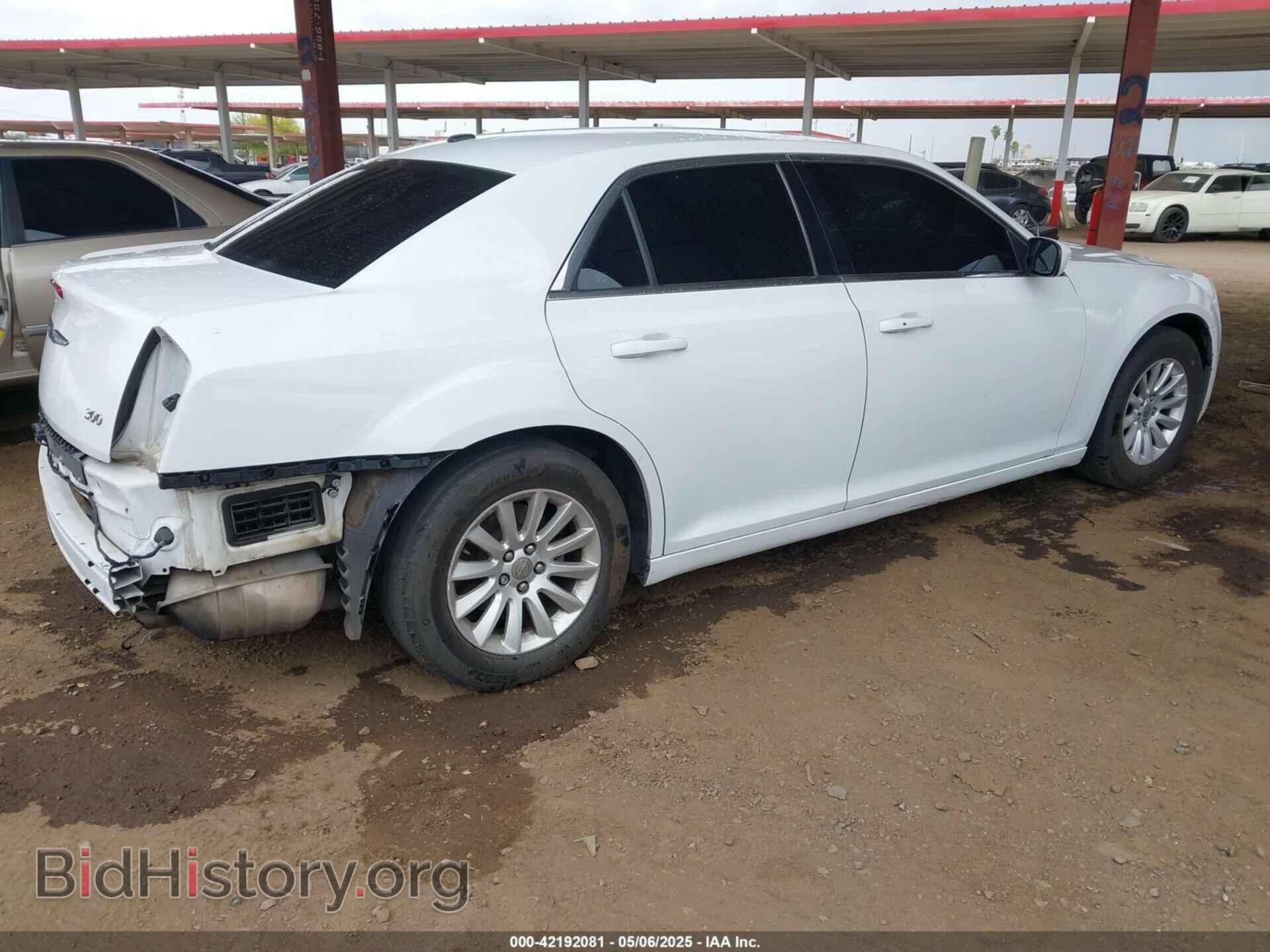 2014 CHRYSLER 300 - VIN: 2C3CCAAG1EH379832 - Фото 4