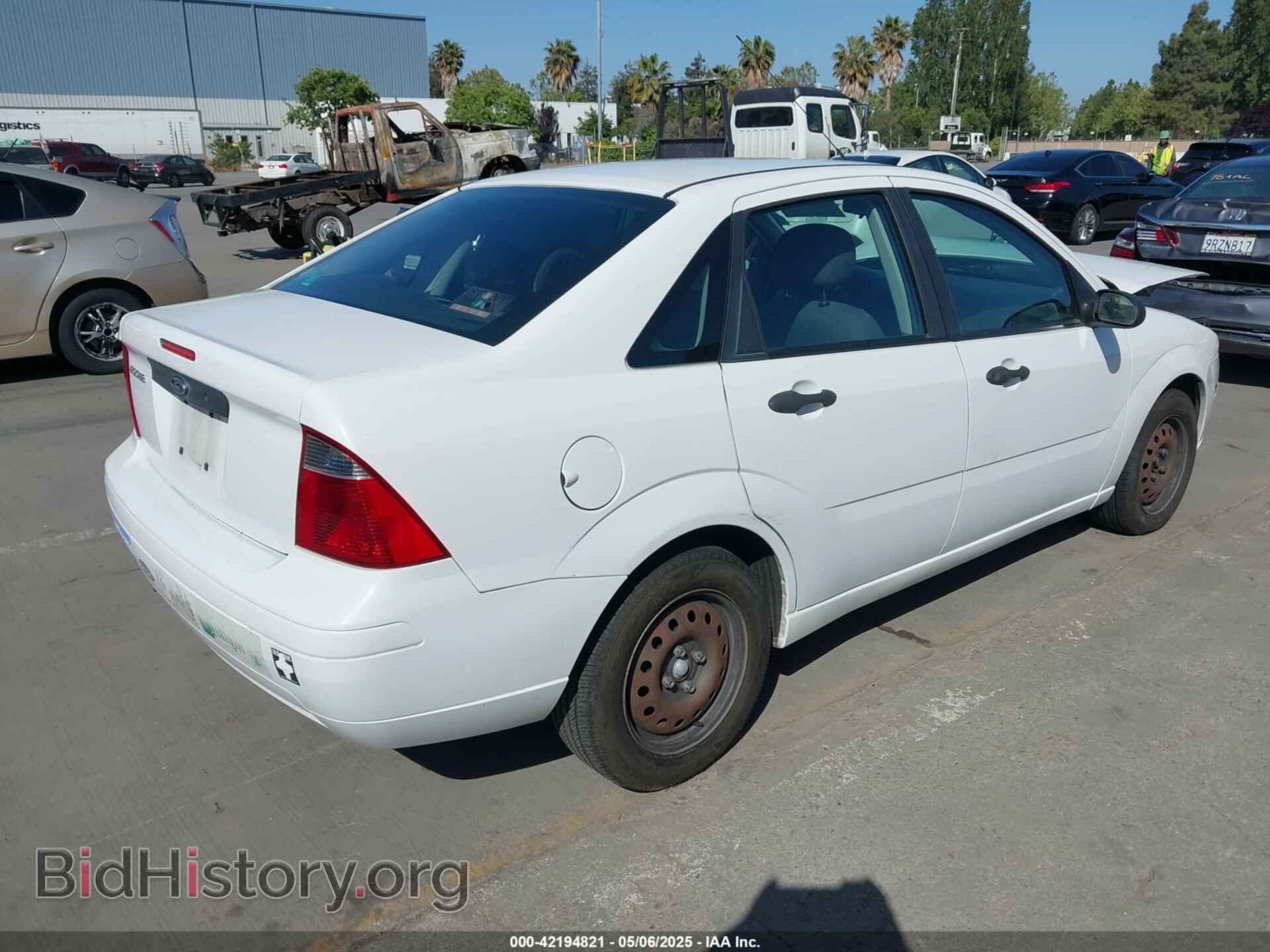 2007 FORD FOCUS - VIN: 1FAFP34N67W360092 - Фото 4