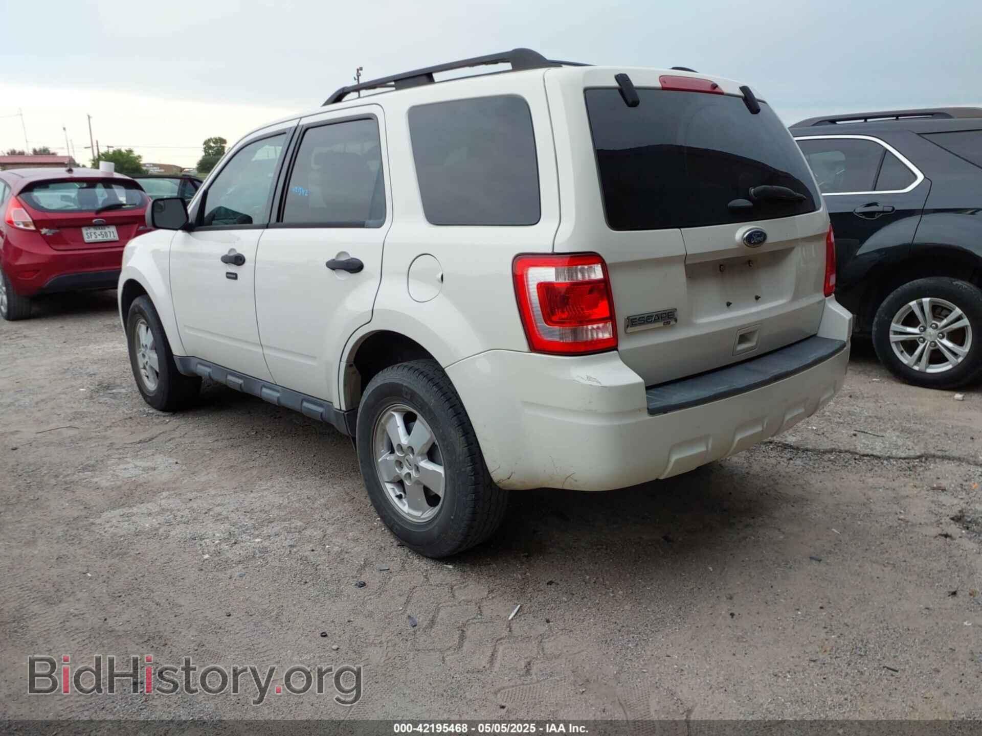 2011 FORD ESCAPE - VIN: 1FMCU0D74BKB27877 - Фото 3