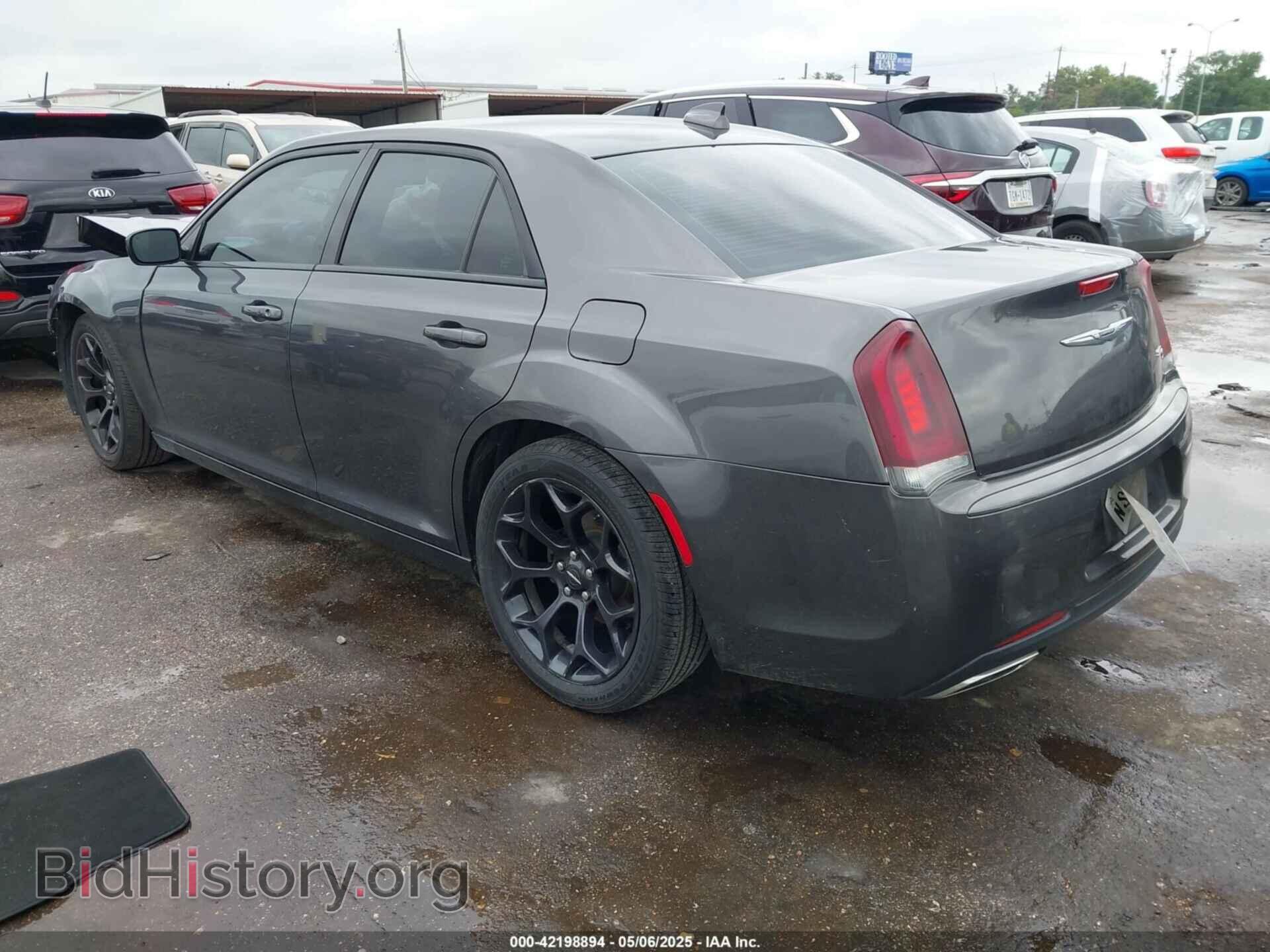 2019 CHRYSLER 300 - VIN: 2C3CCABG0KH516446 - Фото 3