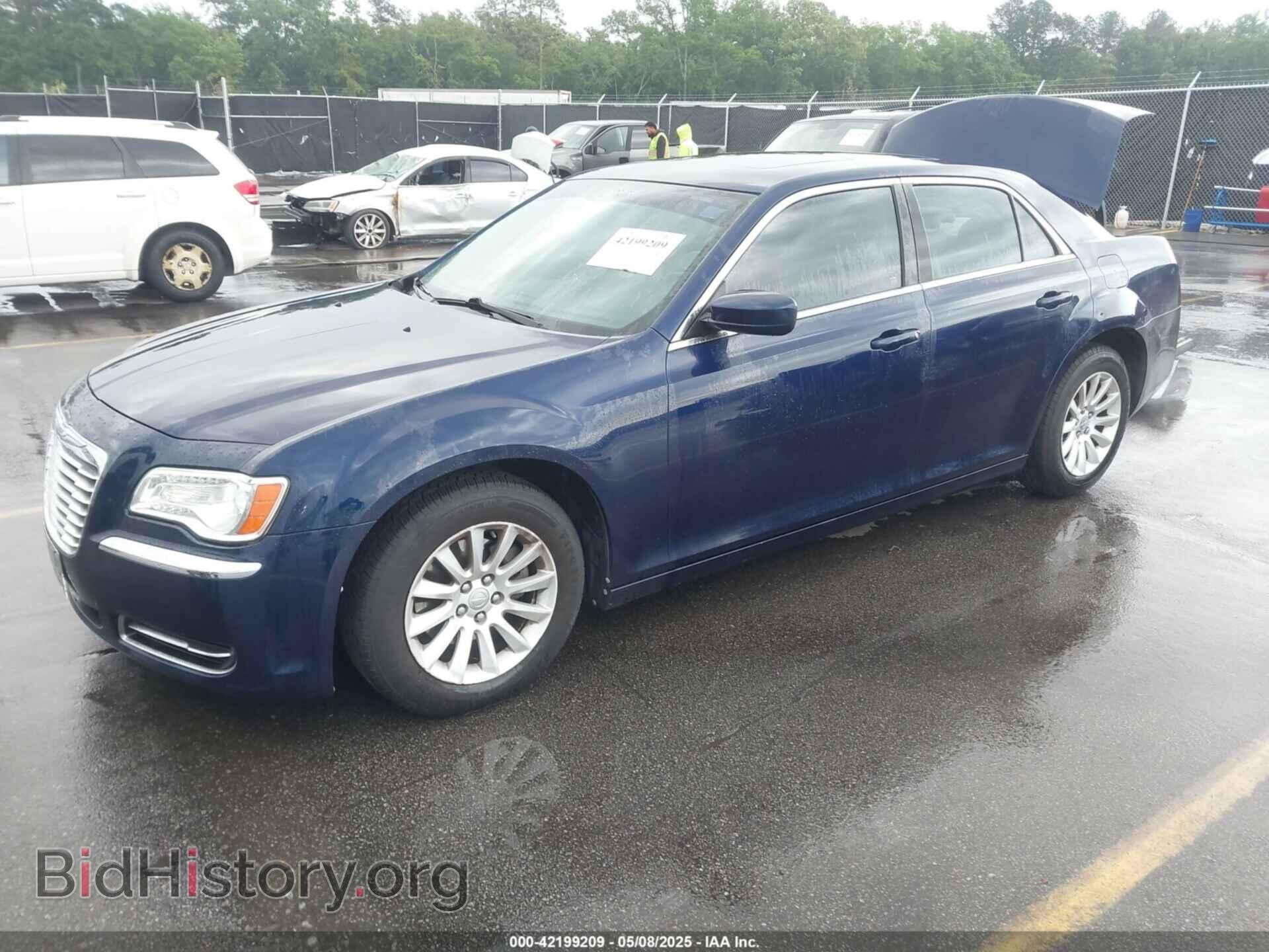 2013 CHRYSLER 300 - VIN: 2C3CCAAG7DH709696 - Фото 2