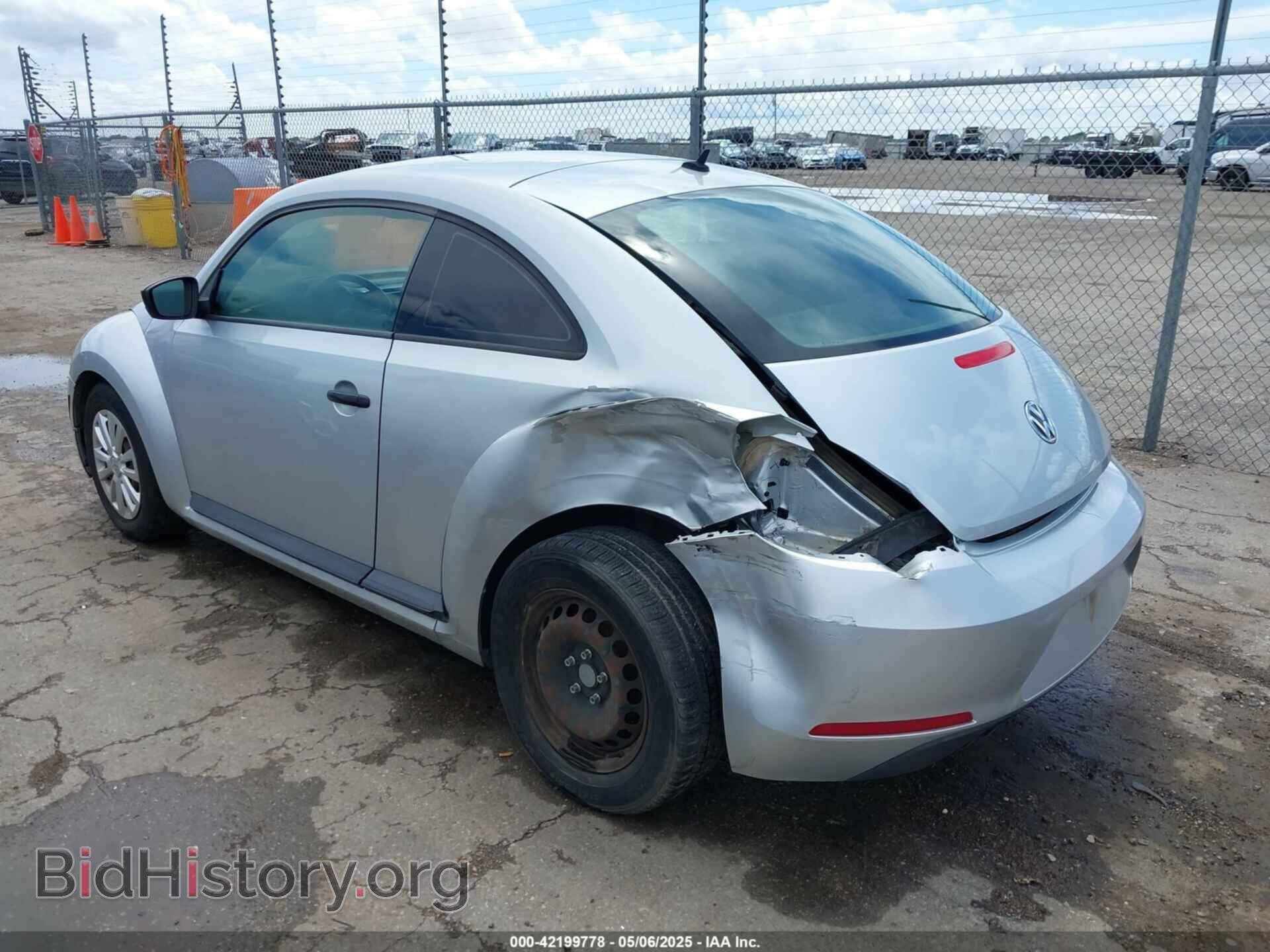 2013 VOLKSWAGEN BEETLE - VIN: 3VWFP7AT2DM644719 - Фото 3