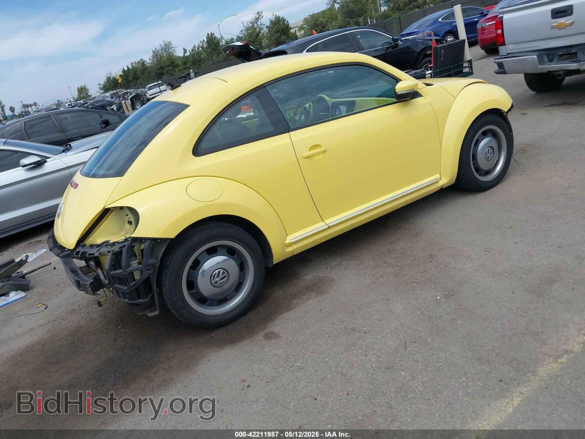 2012 VOLKSWAGEN BEETLE - VIN: 3VWJP7AT7CM606721 - Фото 4