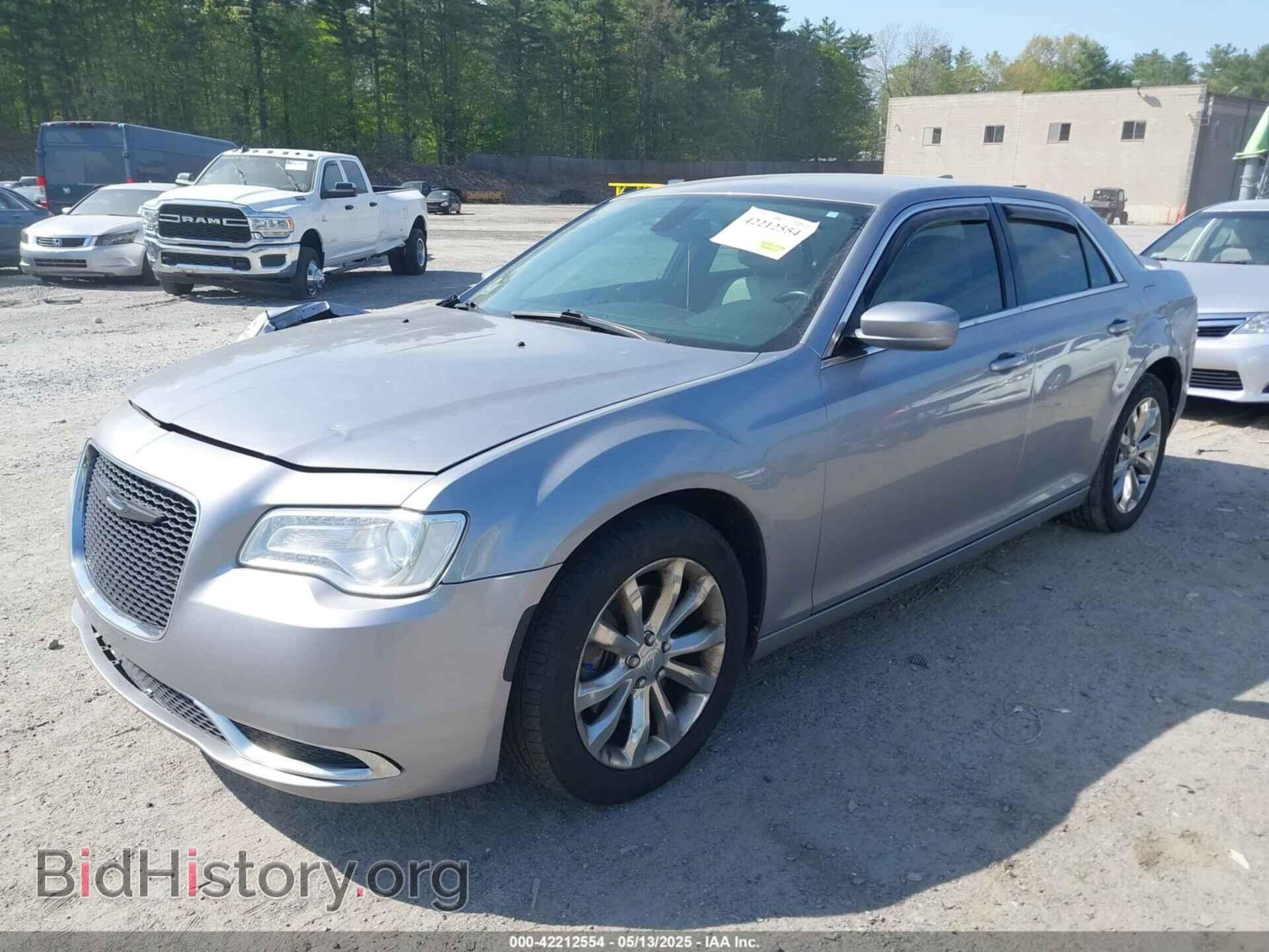 2017 CHRYSLER 300 - VIN: 2C3CCARG5HH582585 - Фото 2