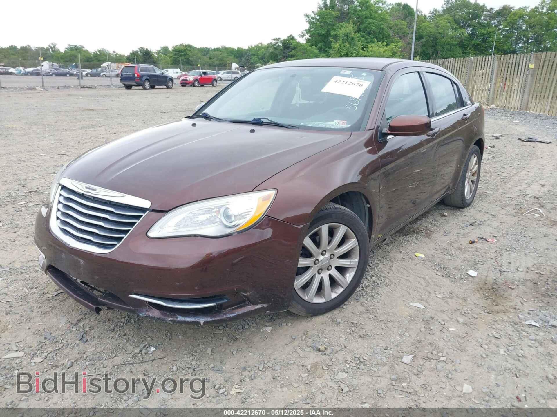 2013 CHRYSLER 200 - VIN: 1C3CCBBG1DN569415 - Фото 2