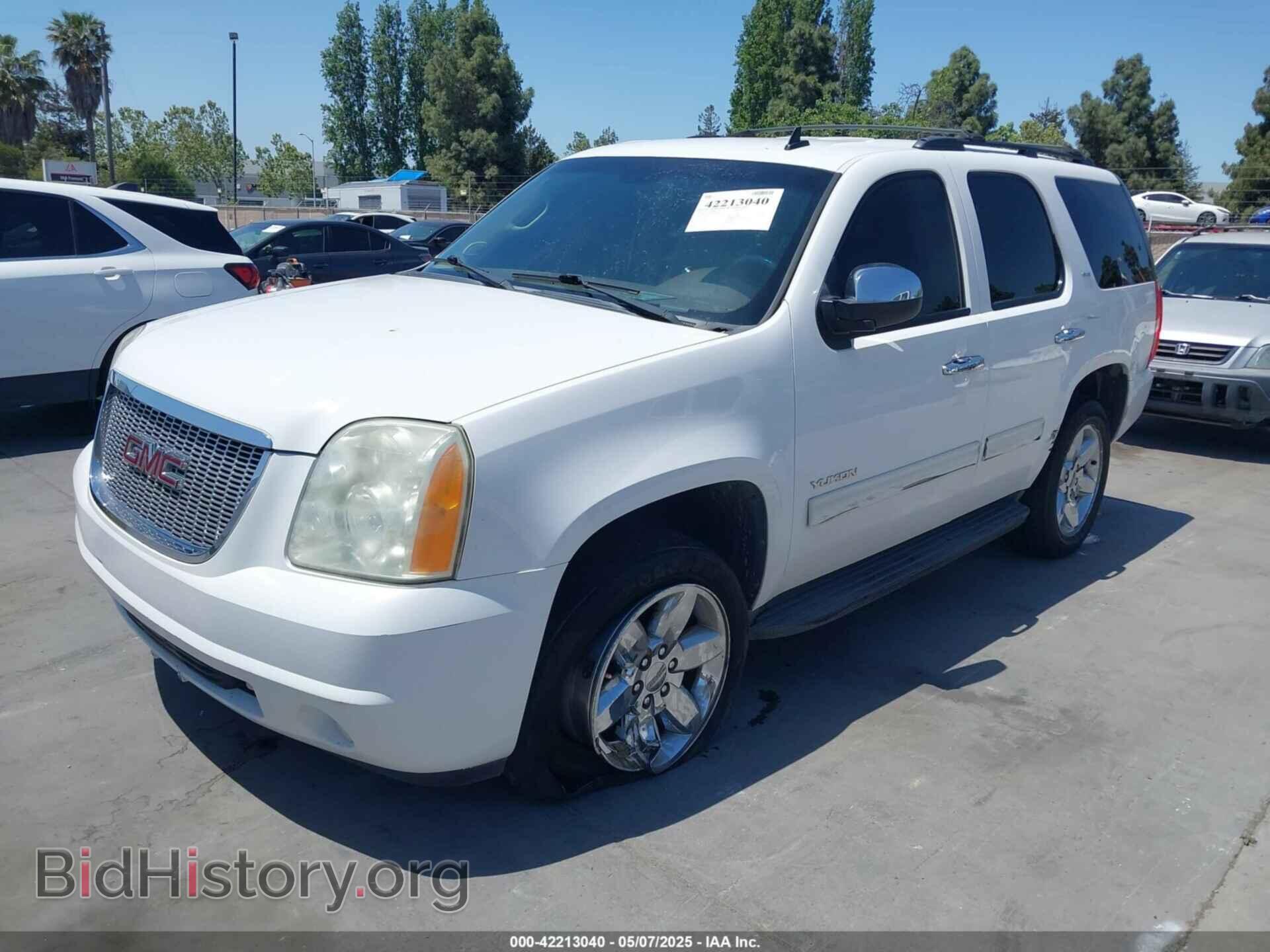 2010 GMC YUKON - VIN: 1GKUKCE01AR212901 - Photo 2
